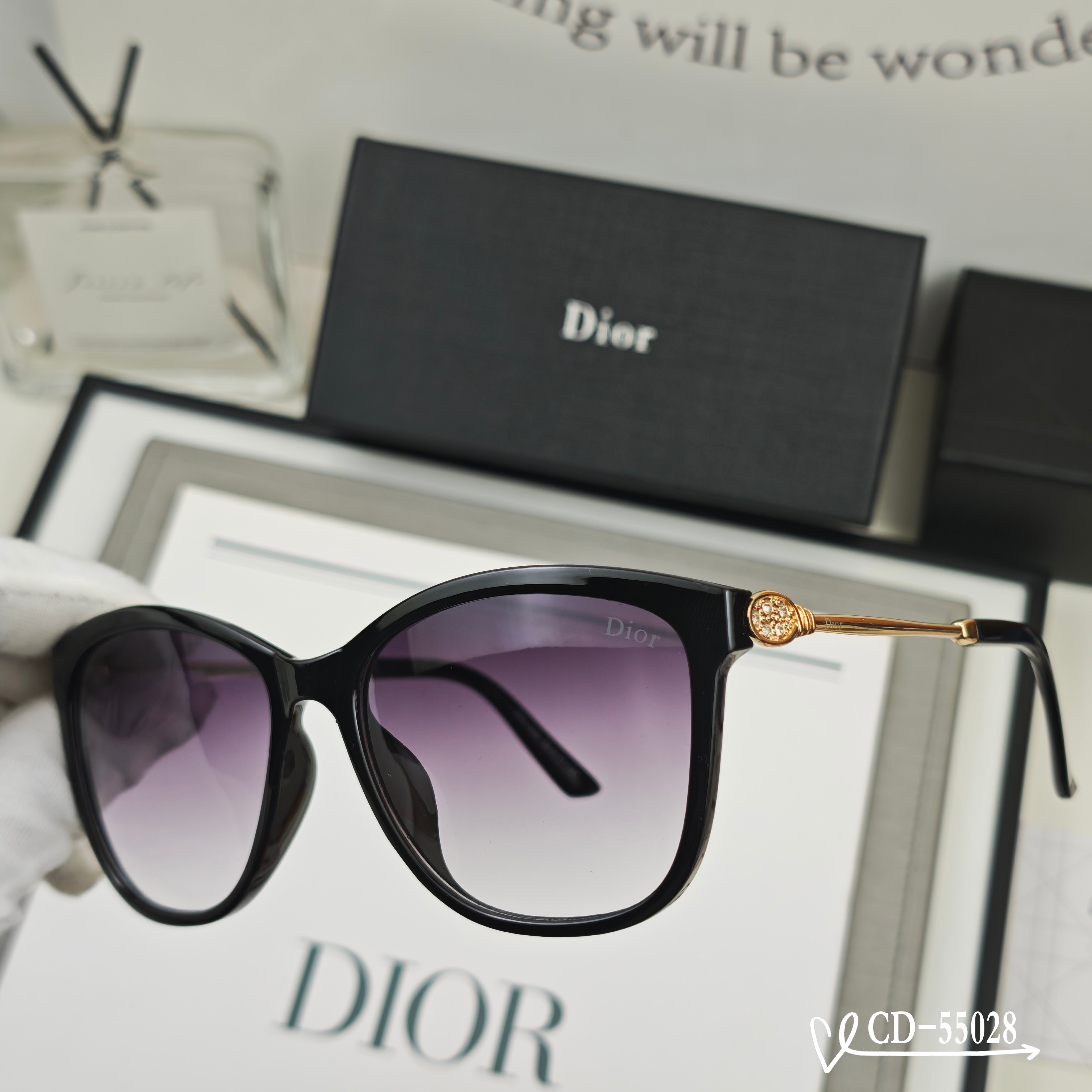 👓.【法国迪奥-DIOR】 🕶️.【宝丽来树脂偏光镜片】 ⭐️.【TR90镜架轻便佩戴舒适】 🌟.【si