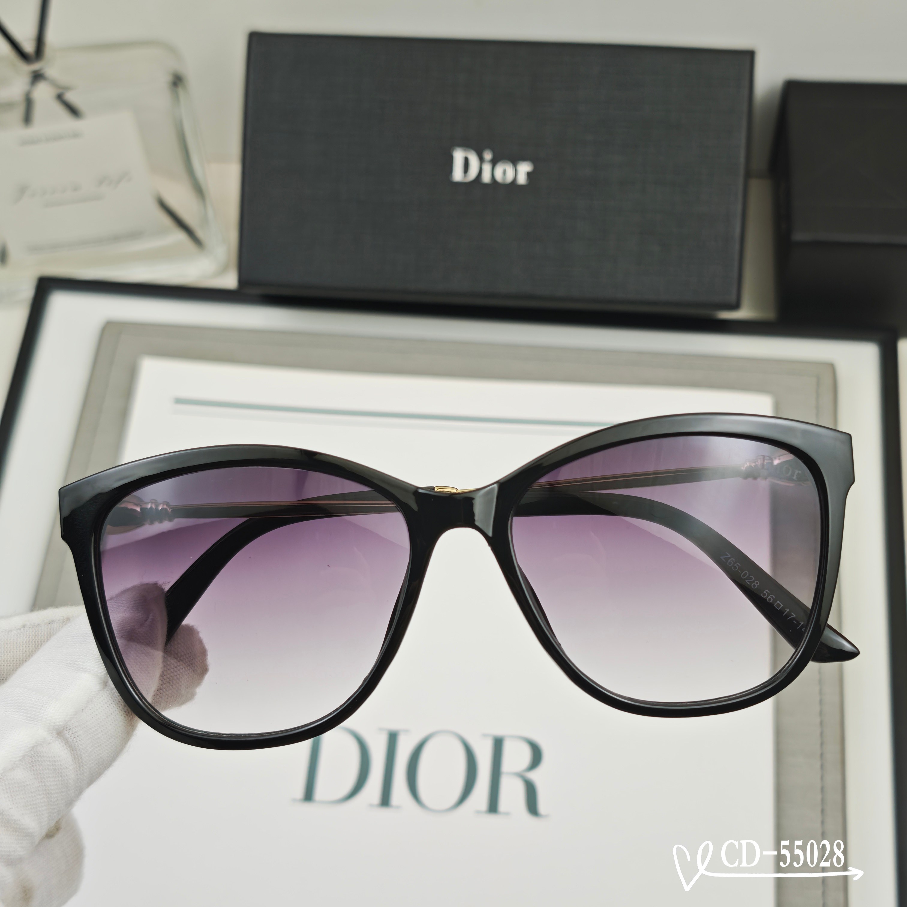 👓.【法国迪奥-DIOR】 🕶️.【宝丽来树脂偏光镜片】 ⭐️.【TR90镜架轻便佩戴舒适】 🌟.【si