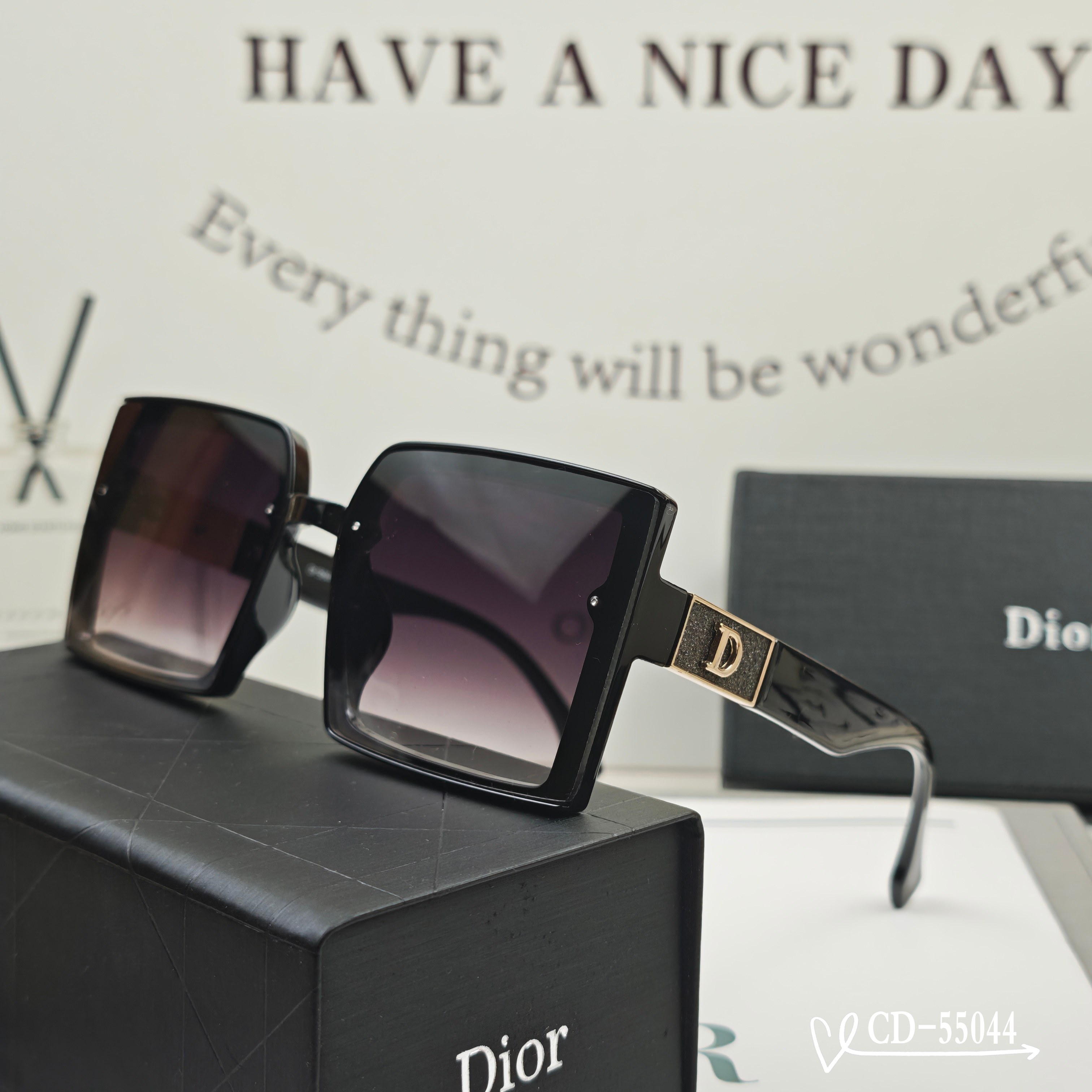 👓.【法国迪奥-DIOR】 🕶️.【宝丽来树脂偏光镜片】 ⭐️.【TR90镜架轻便佩戴舒适】 🌟.【si