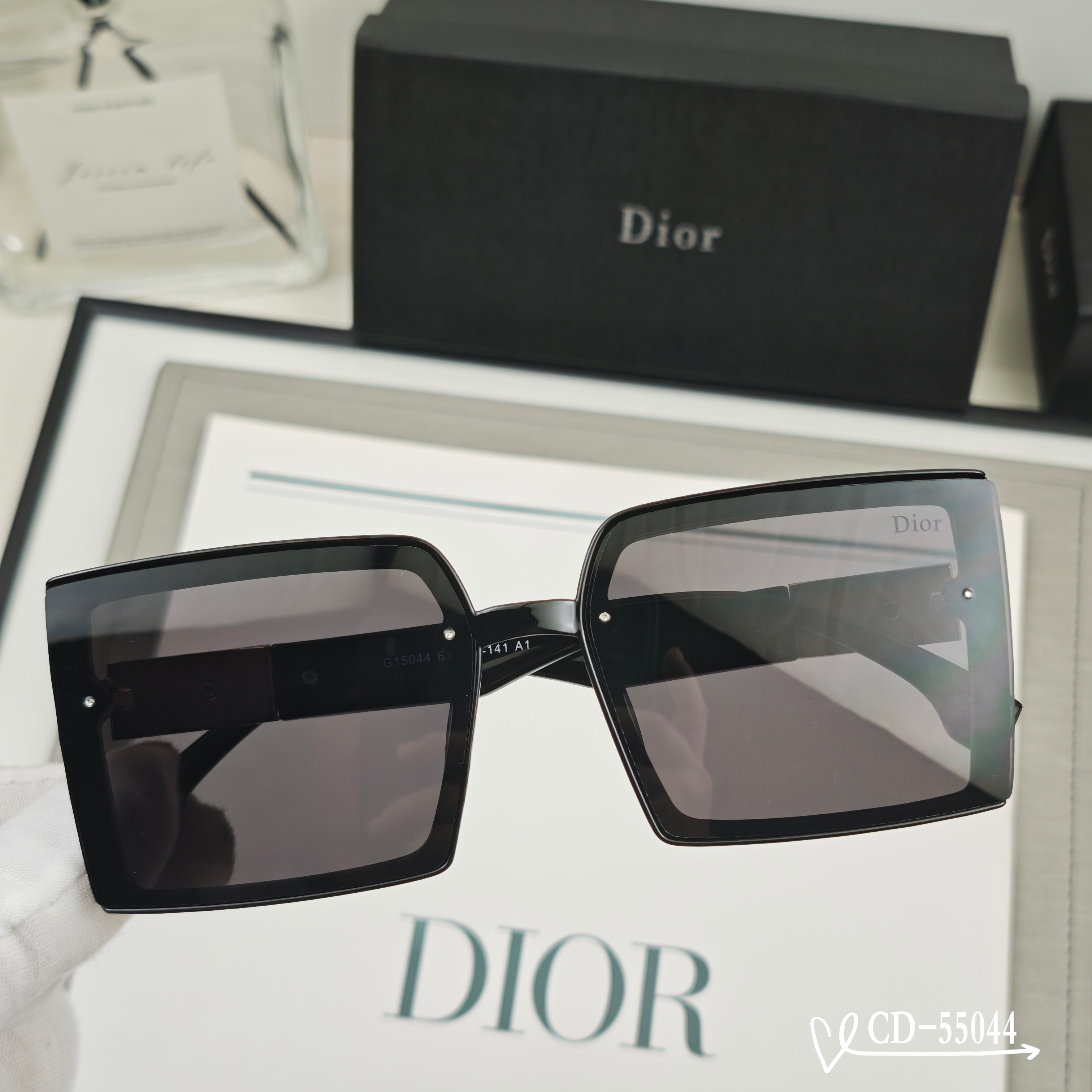 👓.【法国迪奥-DIOR】 🕶️.【宝丽来树脂偏光镜片】 ⭐️.【TR90镜架轻便佩戴舒适】 🌟.【si