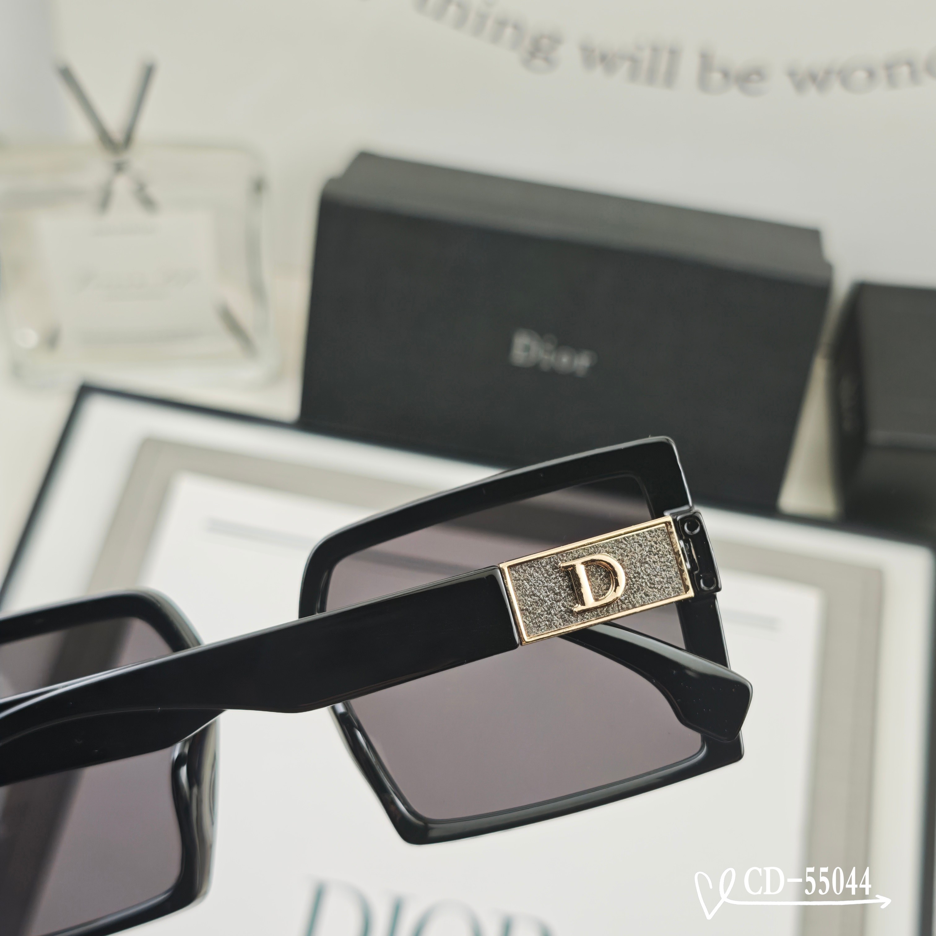 👓.【法国迪奥-DIOR】 🕶️.【宝丽来树脂偏光镜片】 ⭐️.【TR90镜架轻便佩戴舒适】 🌟.【si