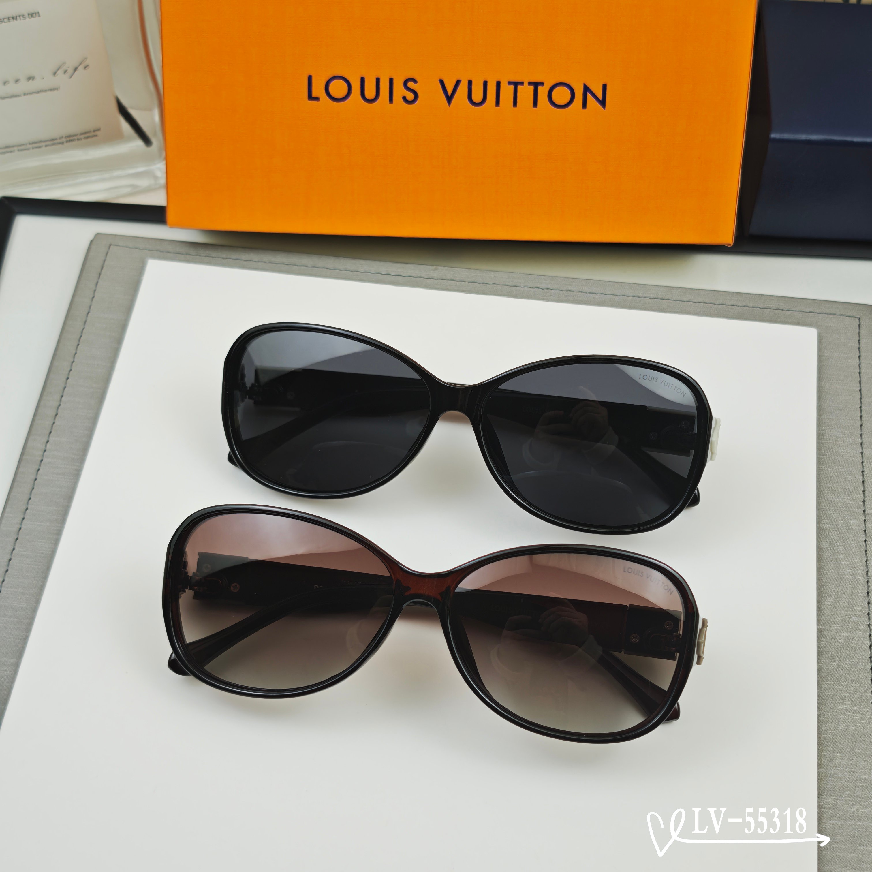 👓.【路易威登-LV】 🕶.【宝丽来树脂镜片】 ⭐️.【TR镜架轻便佩戴舒适】 🌟.【size：65-1