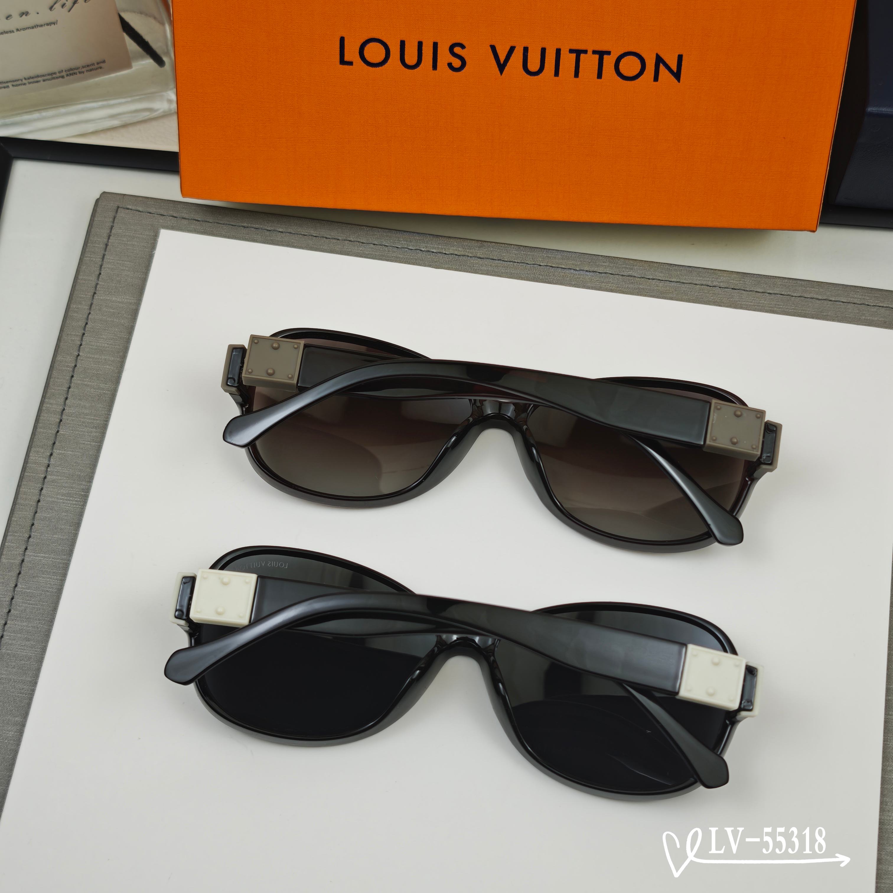 👓.【路易威登-LV】 🕶.【宝丽来树脂镜片】 ⭐️.【TR镜架轻便佩戴舒适】 🌟.【size：65-1