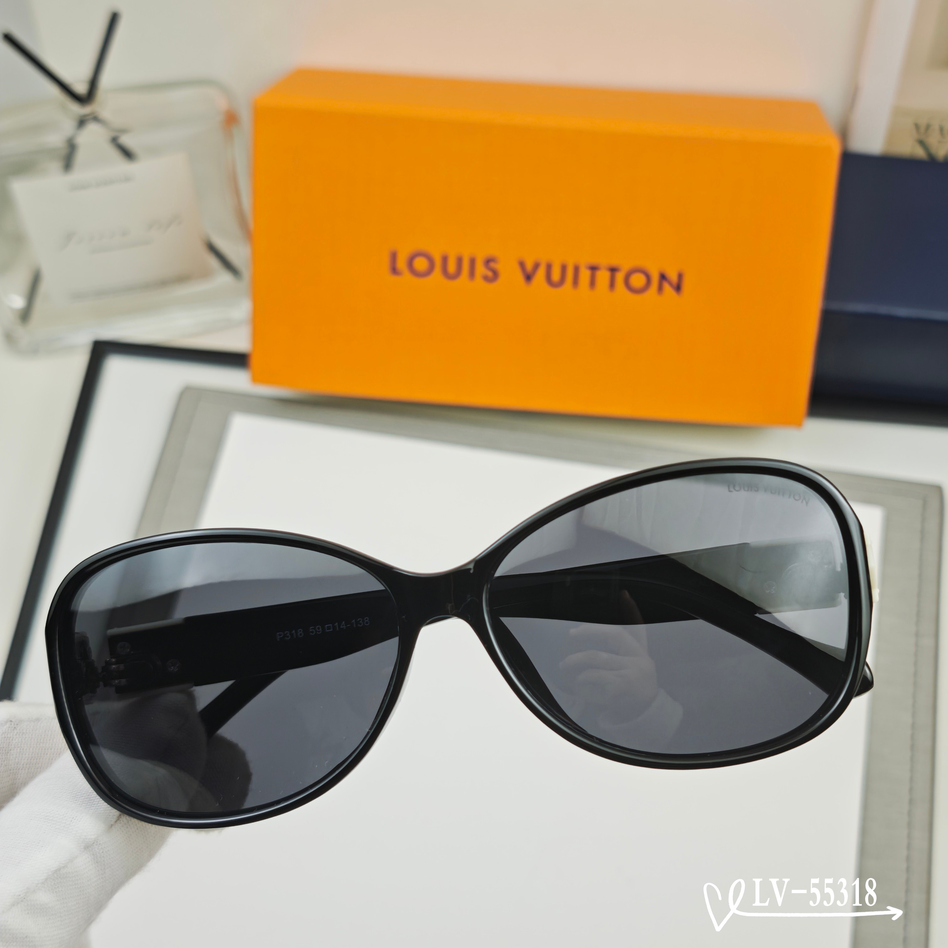 👓.【路易威登-LV】 🕶.【宝丽来树脂镜片】 ⭐️.【TR镜架轻便佩戴舒适】 🌟.【size：65-1