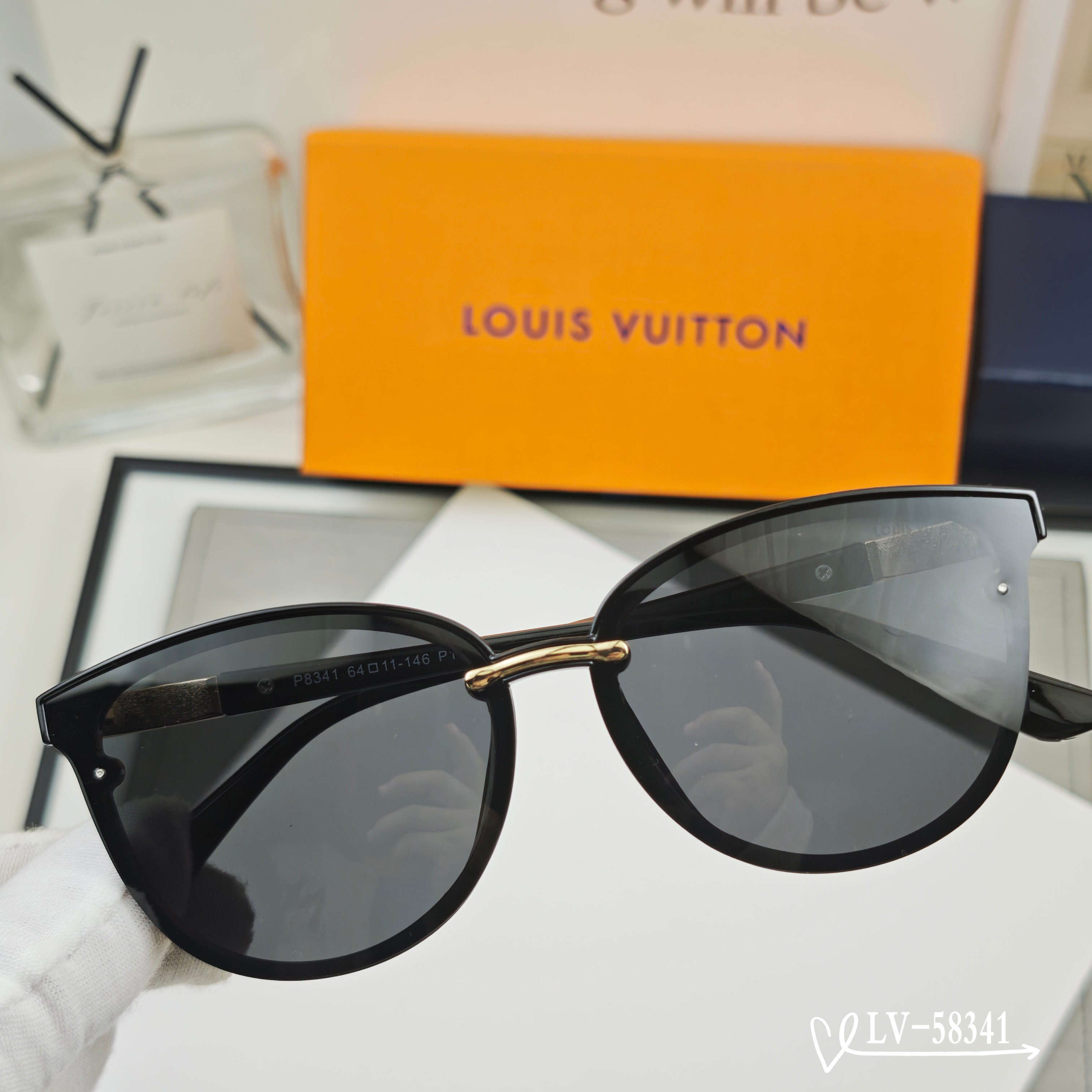 👓.【路易威登-LV】 🕶.【宝丽来树脂镜片】 ⭐️.【TR镜架轻便佩戴舒适】 🌟.【size：65-1