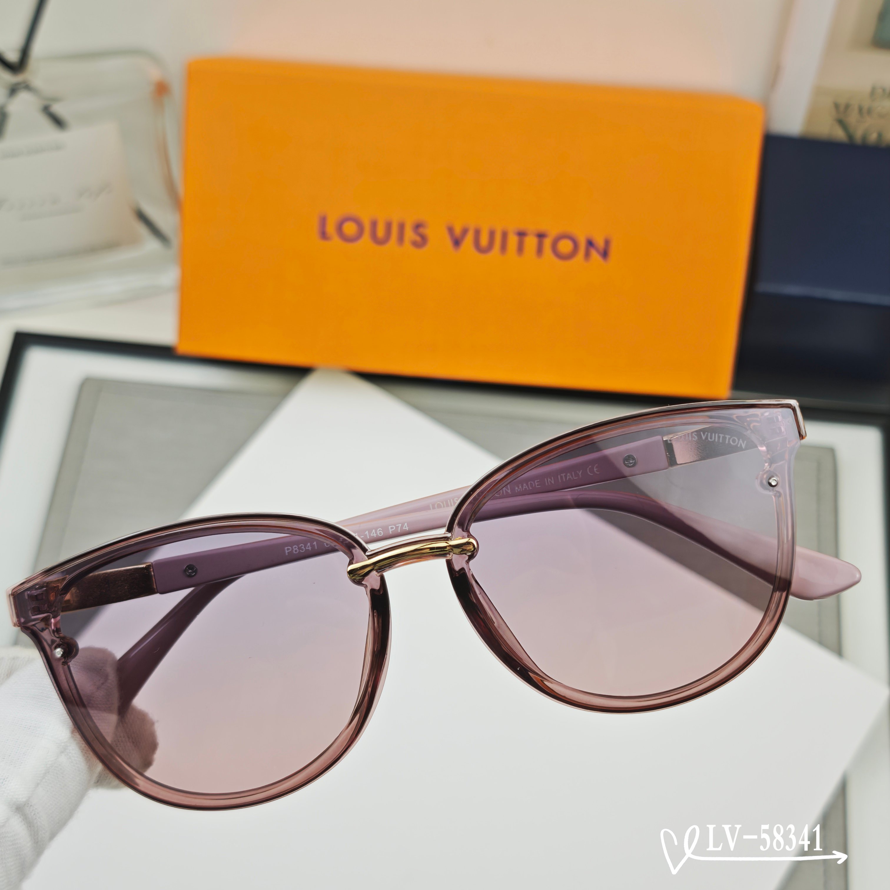 👓.【路易威登-LV】 🕶.【宝丽来树脂镜片】 ⭐️.【TR镜架轻便佩戴舒适】 🌟.【size：65-1