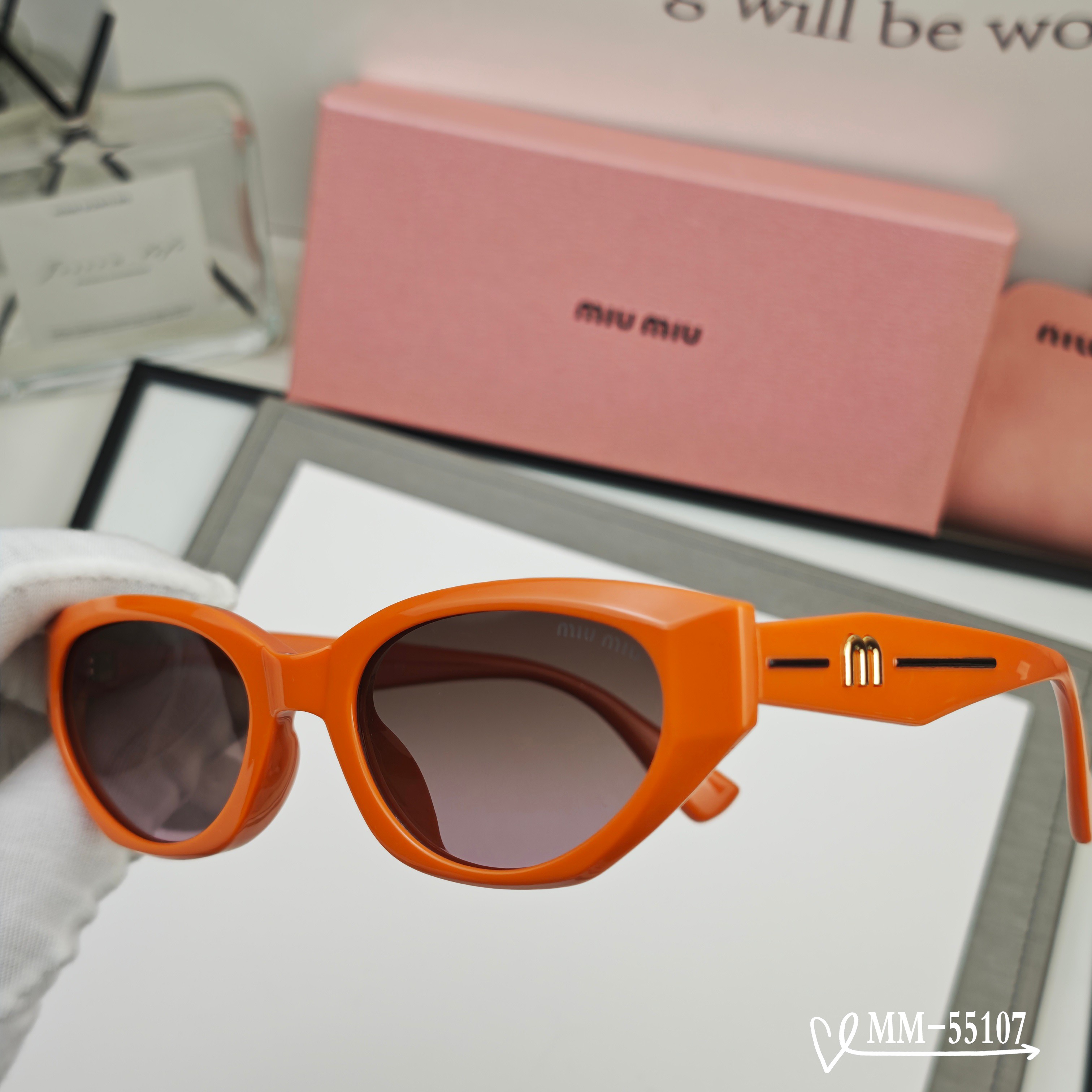 👓.【意大利谬谬-miumiu】 🕶.【宝丽来树脂偏光镜片】 ⭐️.【TR90镜架轻便佩戴舒适】 🌟.【