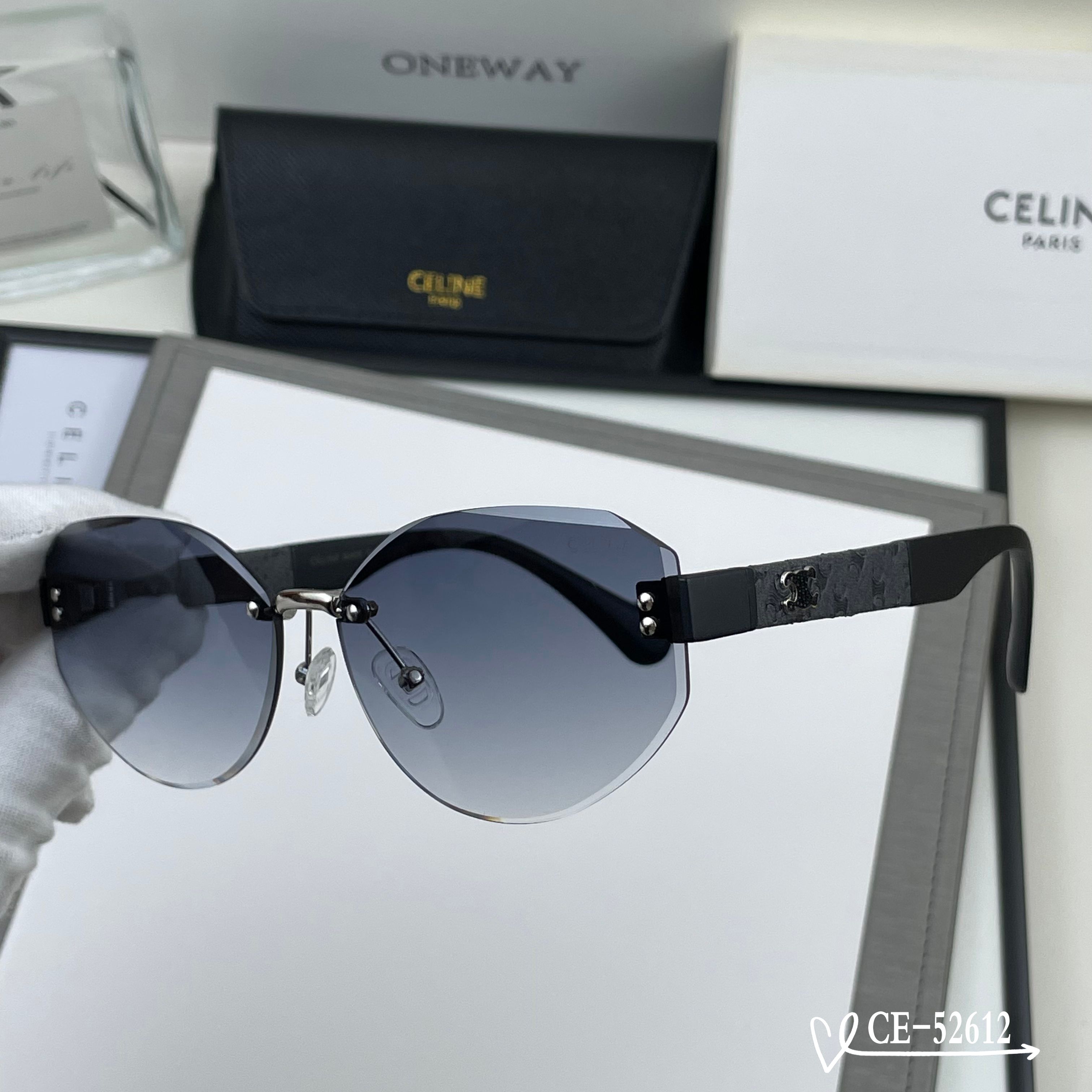 👓.【法国塞林-CELINE】 🕶️.【宝丽来树脂偏光镜片】 ⭐️.【TR90镜架轻便佩戴舒适】 🌟.【