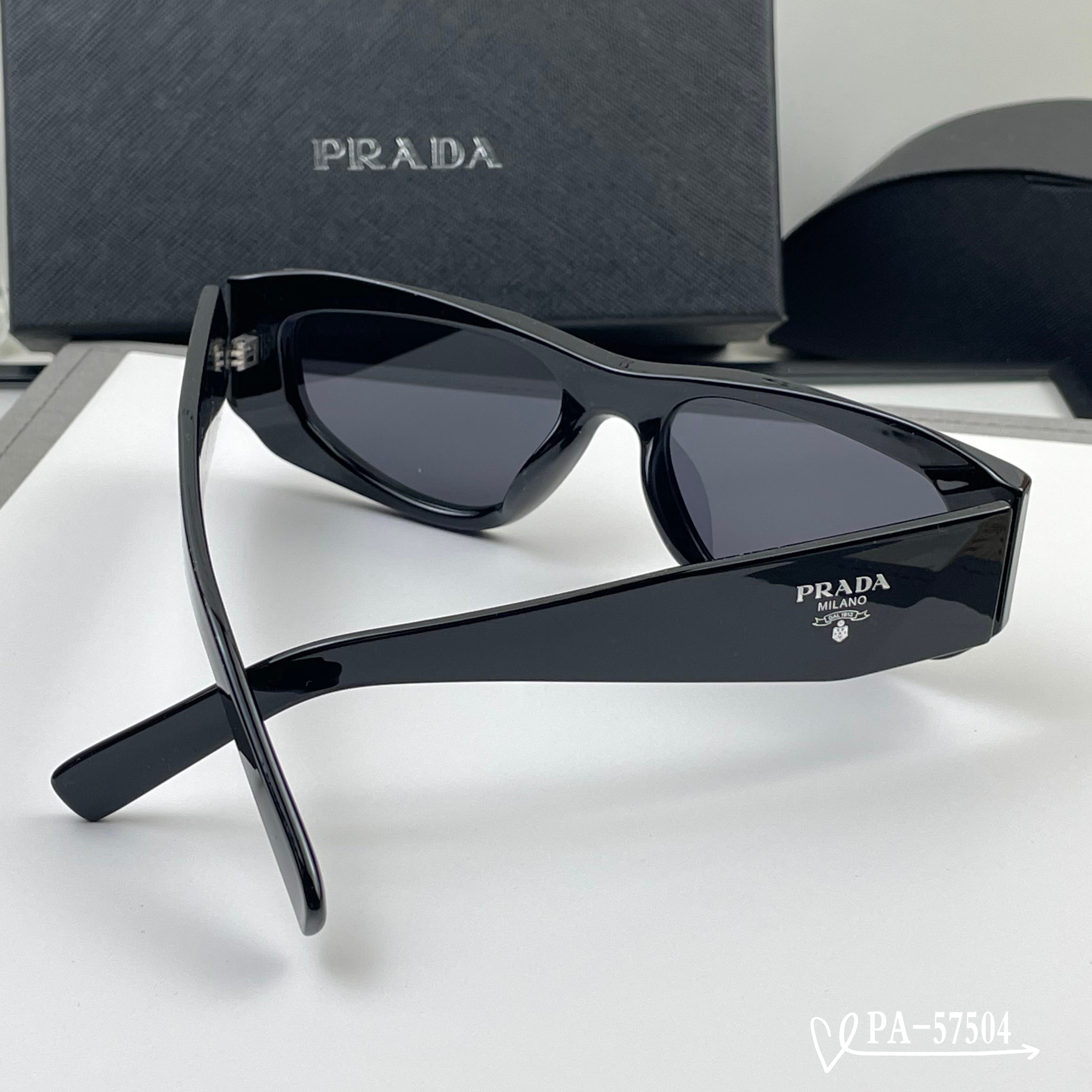 👓.【PRADA-普拉达】 🕶.【宝丽来树脂镜片】 ⭐️.【TR镜架轻便佩戴舒适】 🌟.【size：65