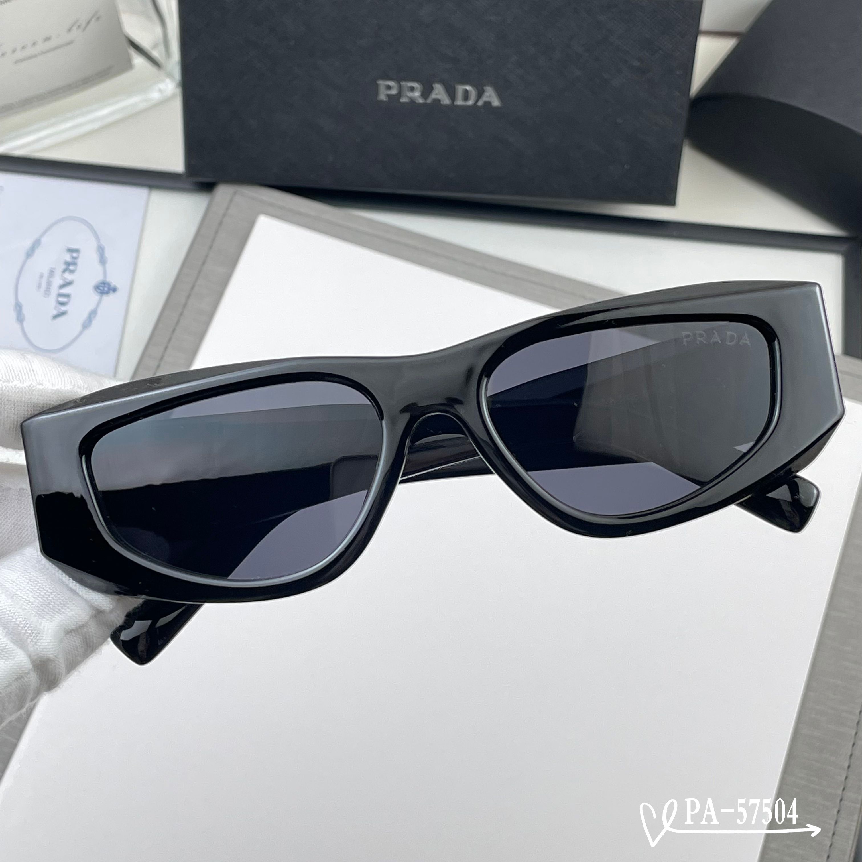 👓.【PRADA-普拉达】 🕶.【宝丽来树脂镜片】 ⭐️.【TR镜架轻便佩戴舒适】 🌟.【size：65