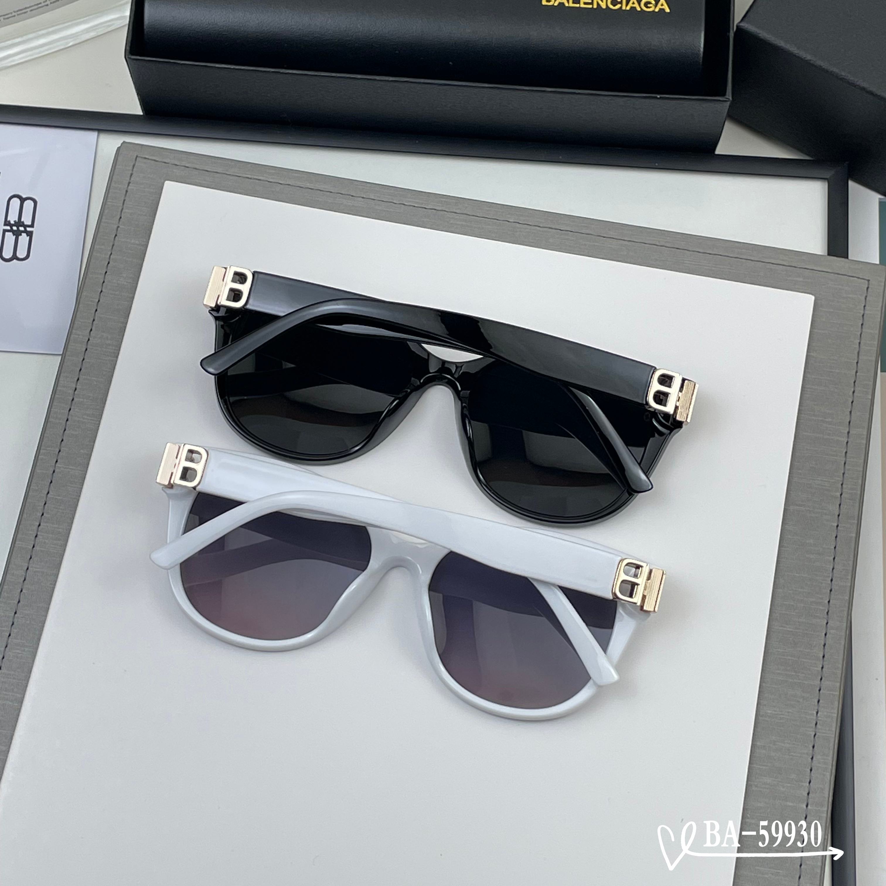 👓.【巴黎世家-Balenciaga】 🕶.【宝丽来树脂镜片】 ⭐️.【TR镜架轻便佩戴舒适】 🌟.【s