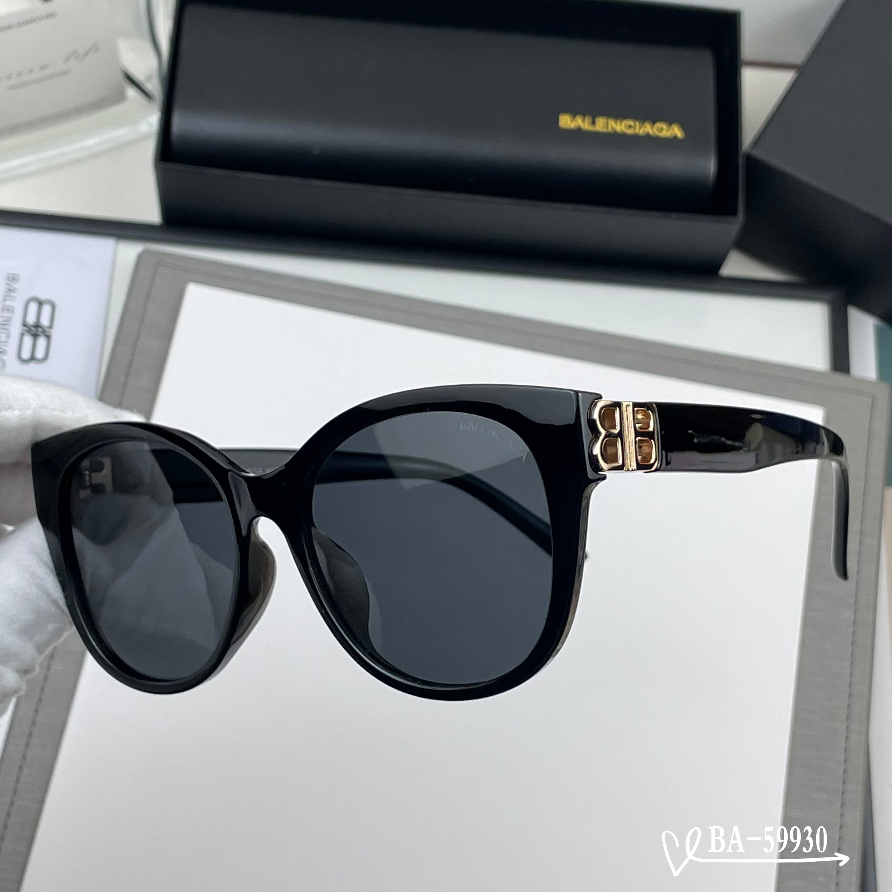 👓.【巴黎世家-Balenciaga】 🕶.【宝丽来树脂镜片】 ⭐️.【TR镜架轻便佩戴舒适】 🌟.【s