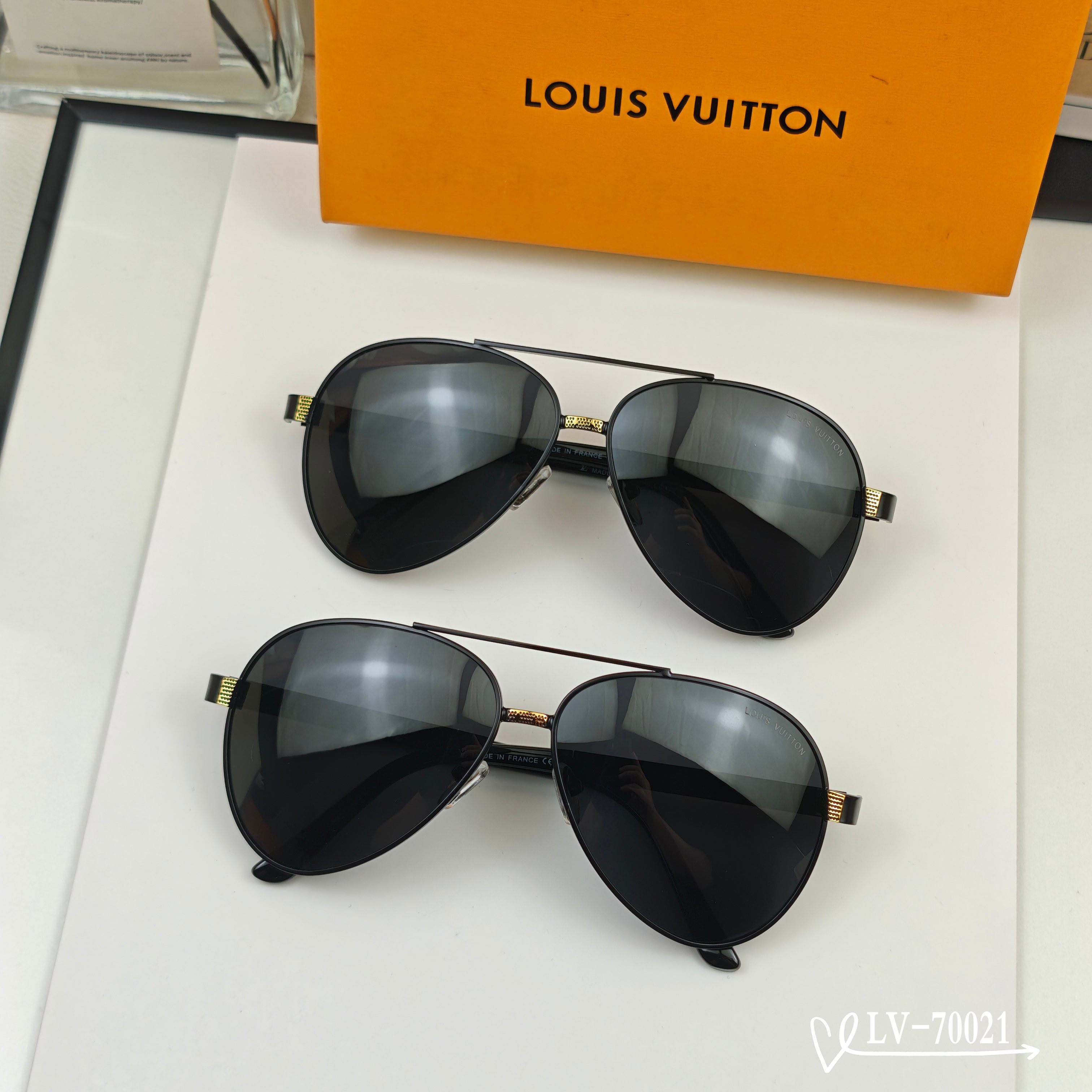 👓.【LV-路易威登】 🕶️.【宝丽来树脂偏光镜片】 ⭐️.【金属镜架轻便佩戴舒适】 🌟.【size 5