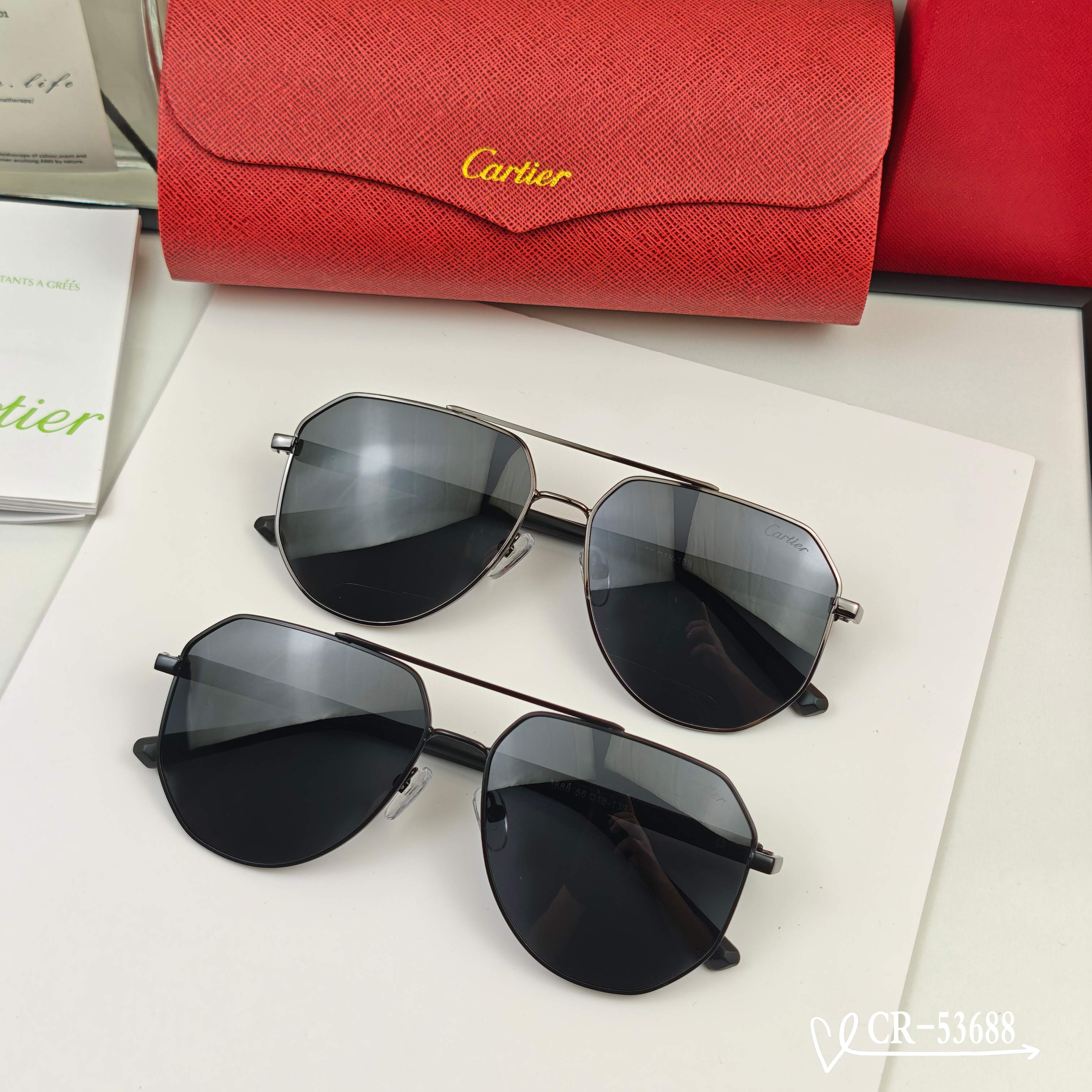 👓.【法国卡地亚-Cartier】 🕶.【宝丽来树脂偏光镜片】 ⭐️ .【金属镜架轻便佩戴舒适】 🌟 .