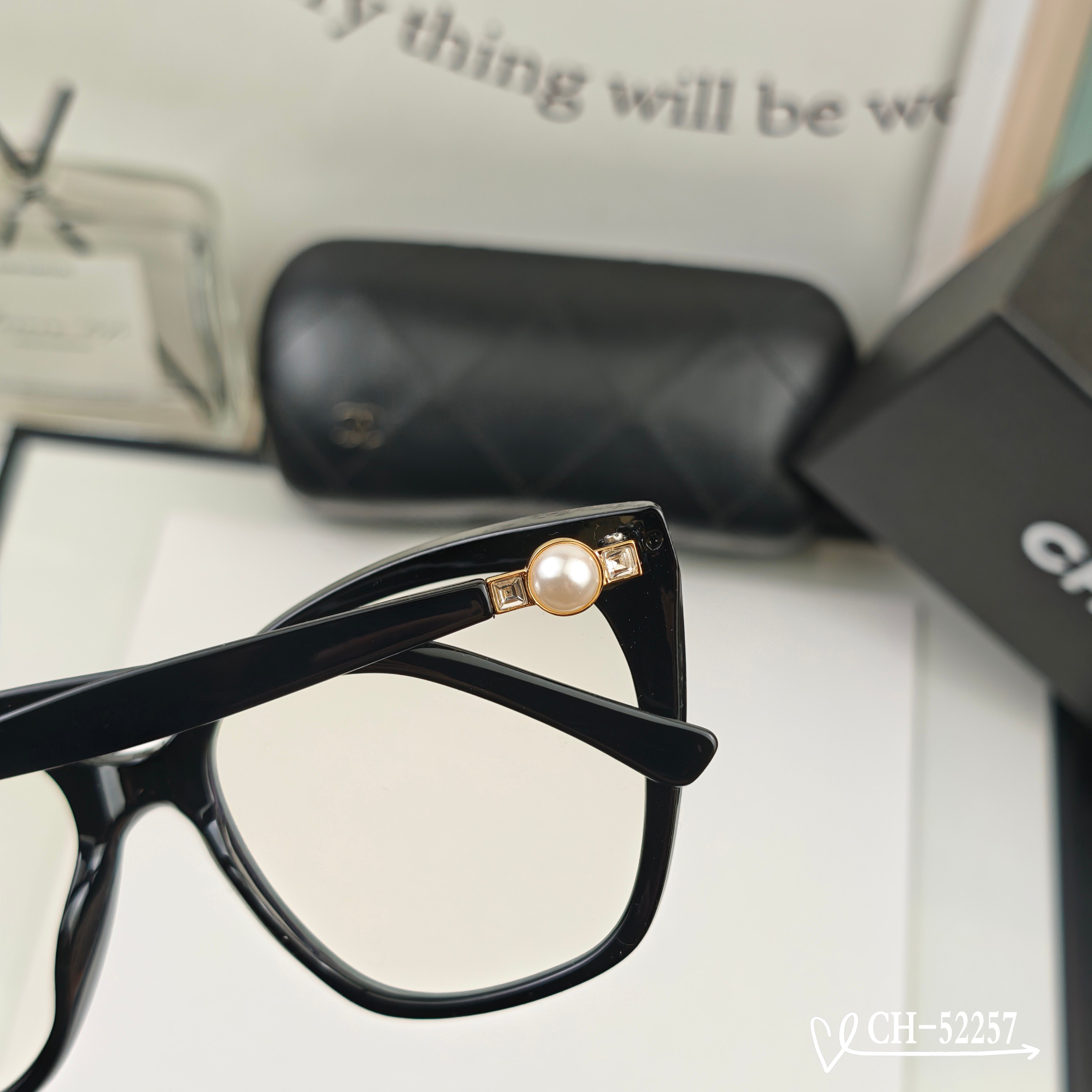 👓.【法国香奈儿-CHANEL】 🕶.【宝丽来树脂高清镜片】 ⭐️.【PC镜架-轻便佩戴舒适】 🌟.【s