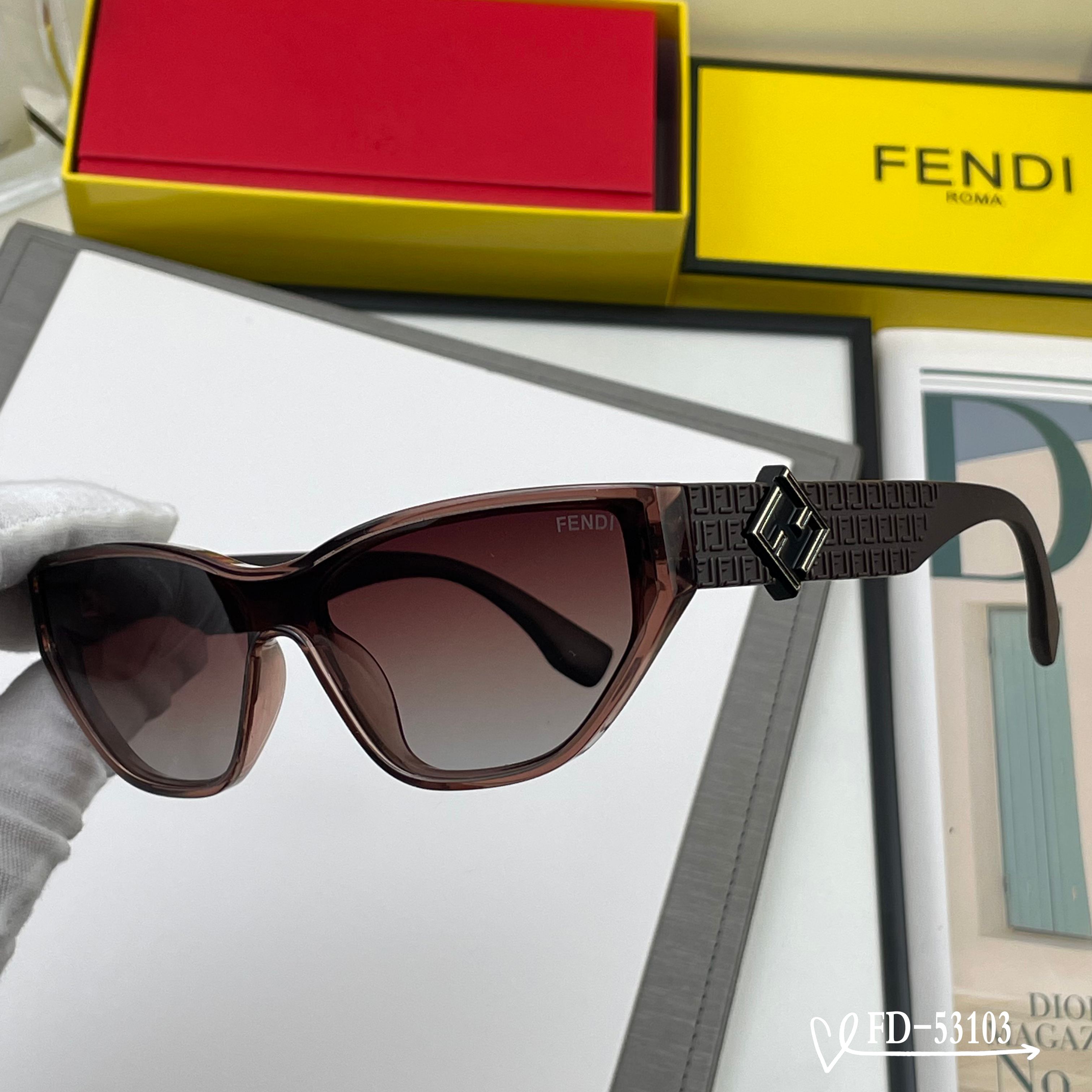 👓.【意大利芬迪-FENDI】 🕶.【宝丽来树脂偏光镜片】 ⭐️ .【TR90镜架轻便佩戴舒适】 🌟 .