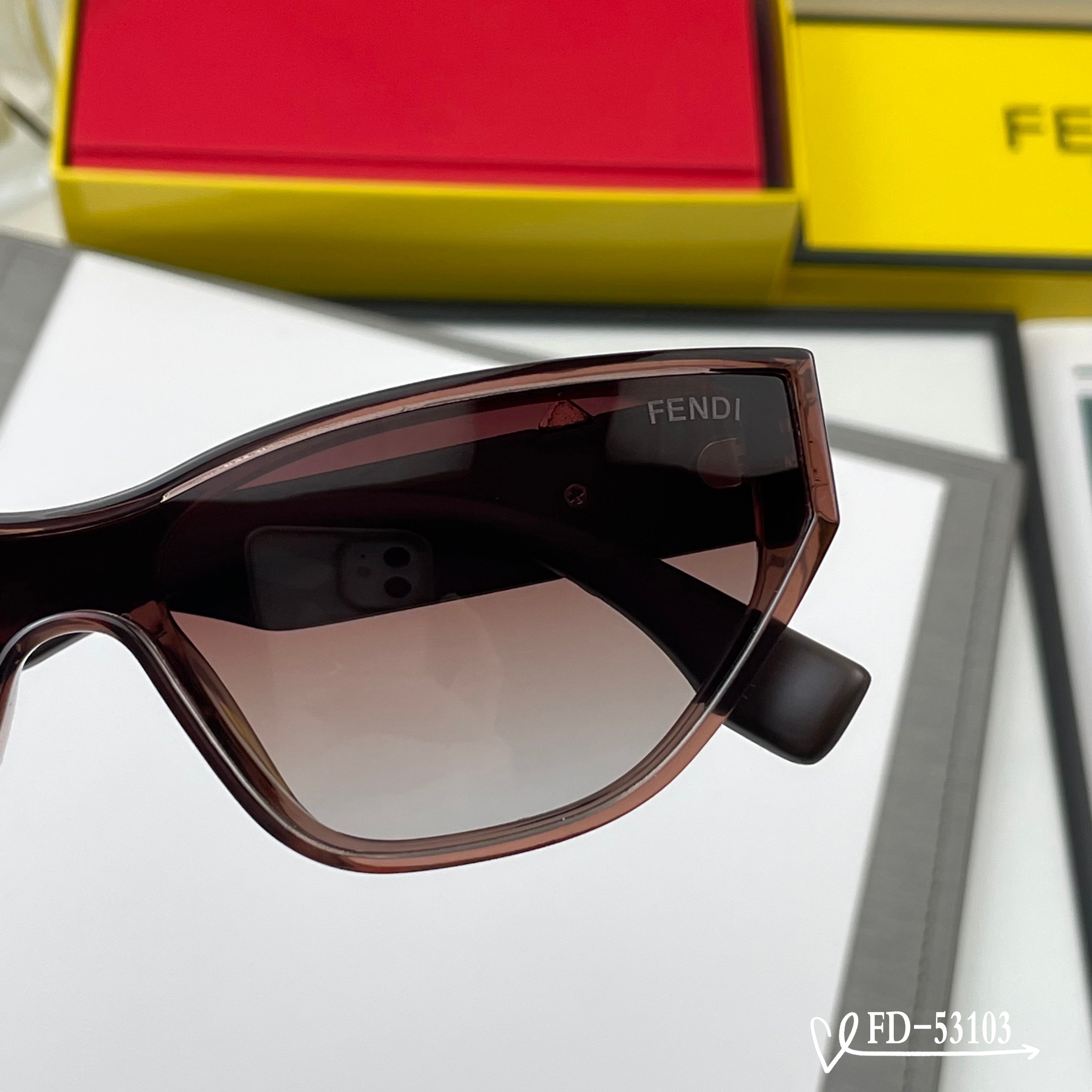 👓.【意大利芬迪-FENDI】 🕶.【宝丽来树脂偏光镜片】 ⭐️ .【TR90镜架轻便佩戴舒适】 🌟 .