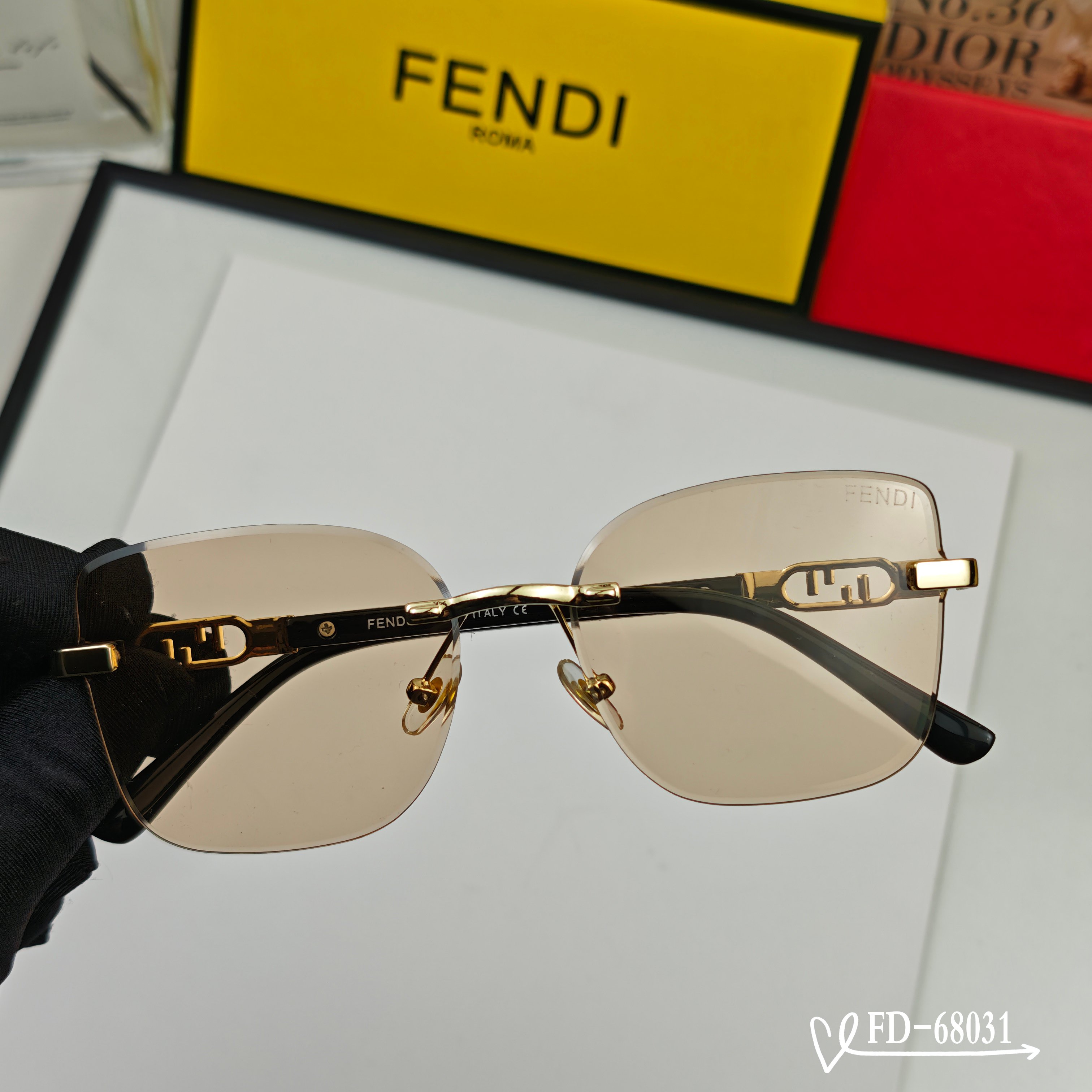 👓.【意大利芬迪-FENDI】 🕶.【宝丽来树脂偏光镜片】 ⭐️ .【金属镜架轻便佩戴舒适】 🌟 .【s