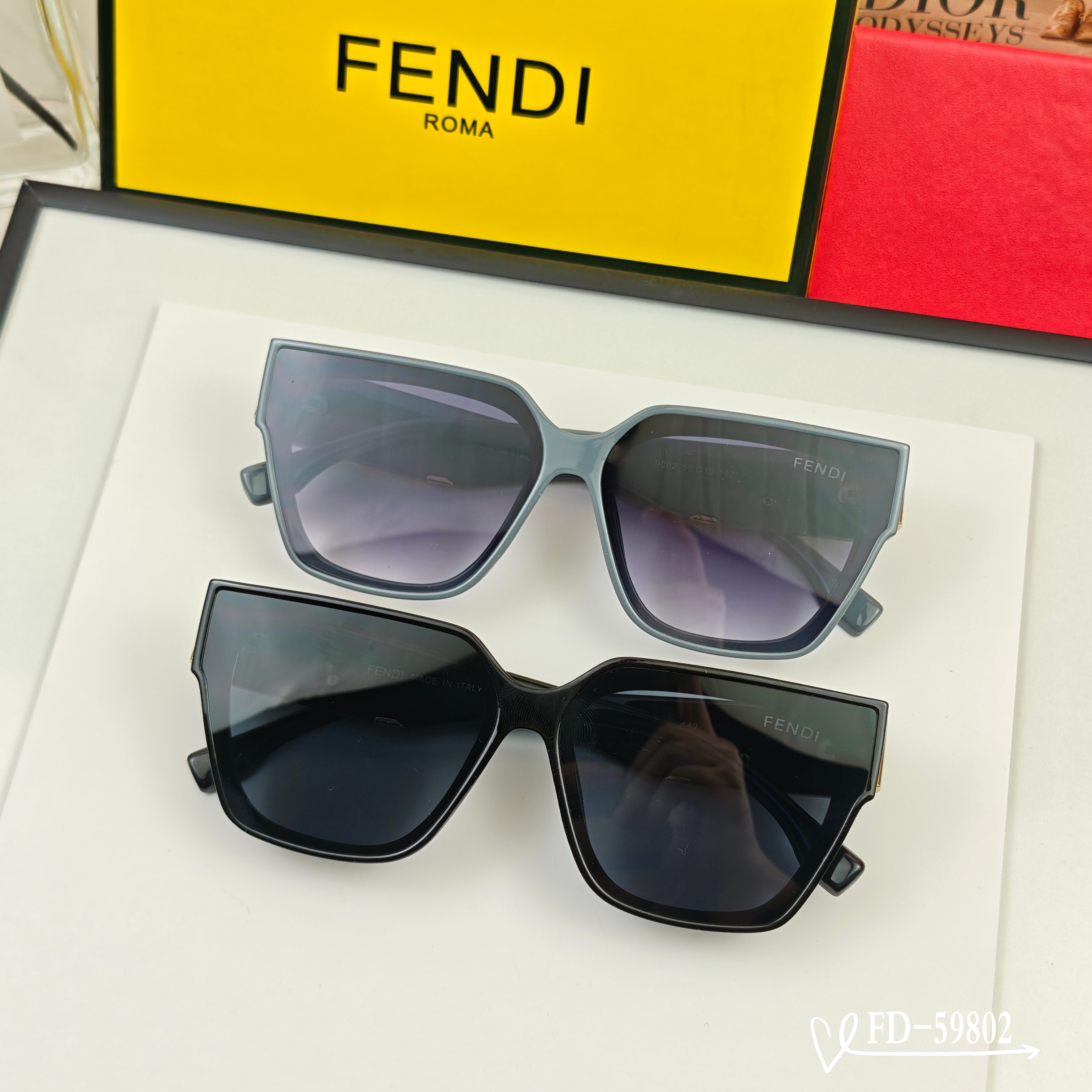 👓.【意大利芬迪-FENDI】 🕶.【宝丽来树脂偏光镜片】 ⭐️ .【TR90镜架轻便佩戴舒适】 🌟 .