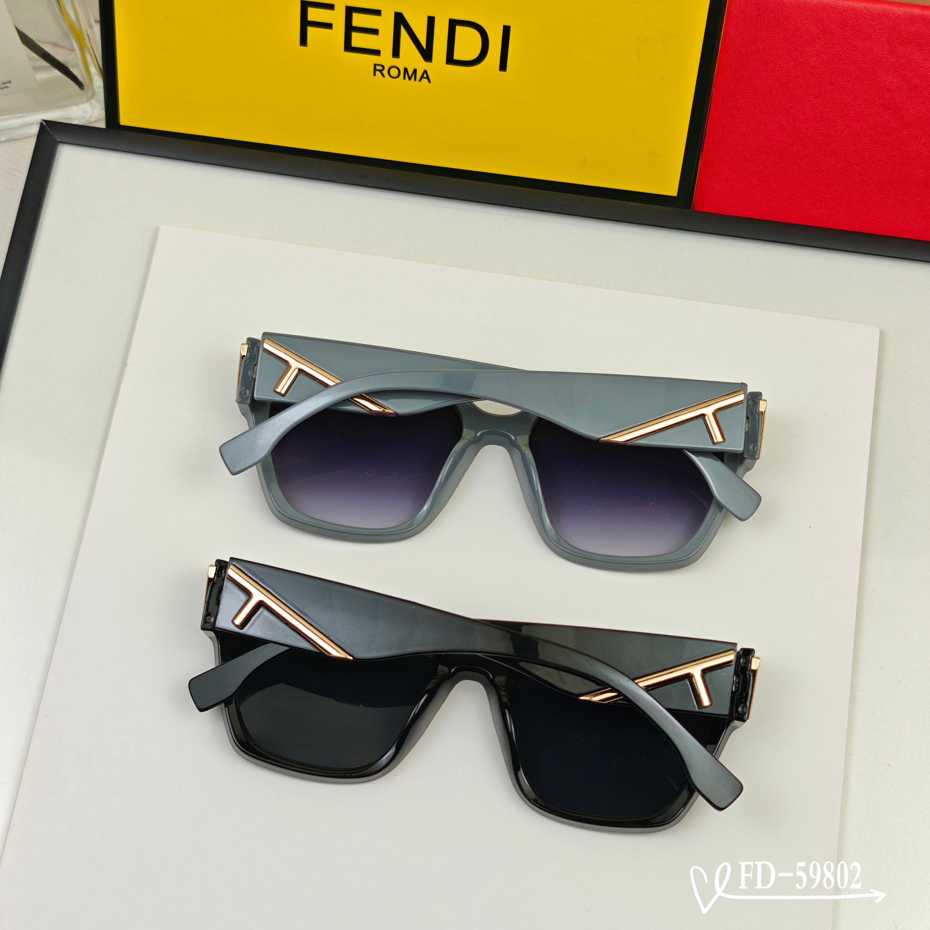 👓.【意大利芬迪-FENDI】 🕶.【宝丽来树脂偏光镜片】 ⭐️ .【TR90镜架轻便佩戴舒适】 🌟 .