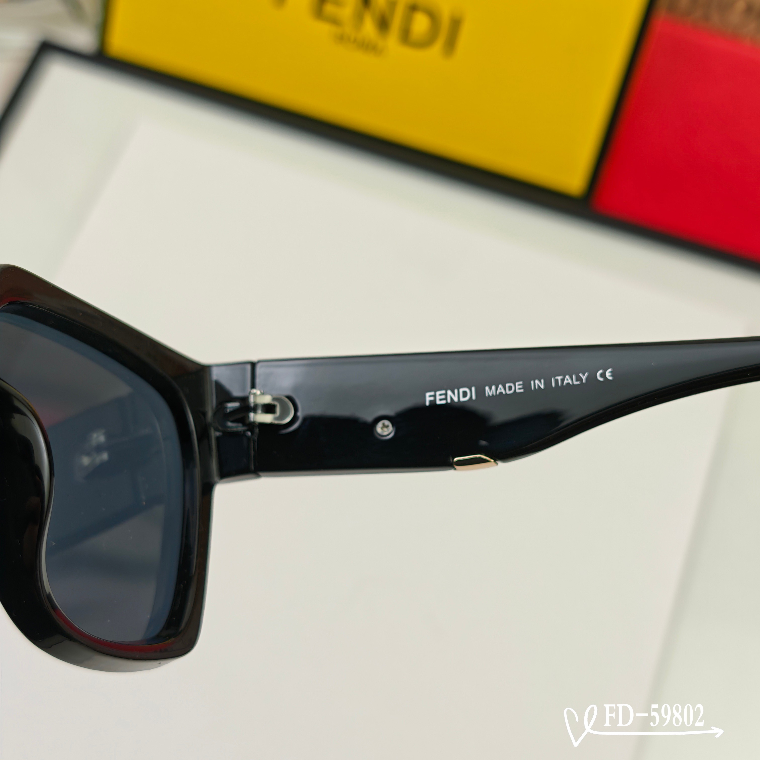 👓.【意大利芬迪-FENDI】 🕶.【宝丽来树脂偏光镜片】 ⭐️ .【TR90镜架轻便佩戴舒适】 🌟 .