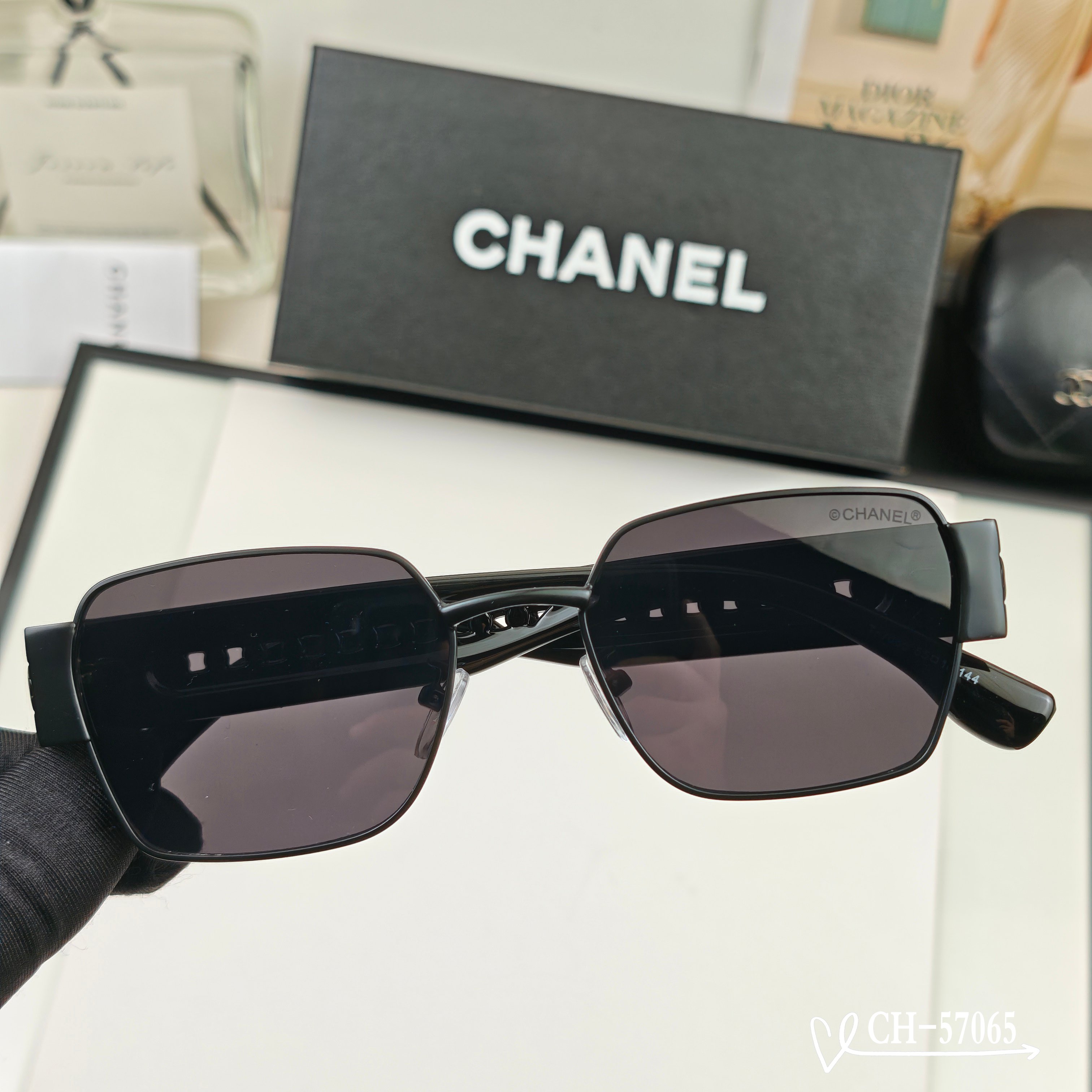 👓.【法国香奈儿-CHANEL】 🕶.【宝丽来树脂高清镜片】 ⭐️.【金属镜架-轻便佩戴舒适】 🌟.【s