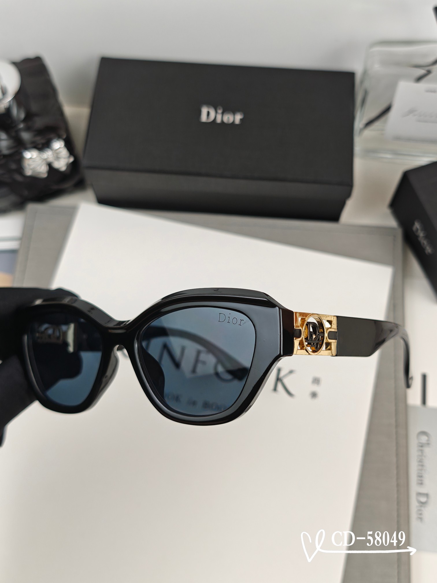 👓.【法国迪奥-DIOR】 🕶️.【宝丽来树脂偏光镜片】 ⭐️.【TR90镜架轻便佩戴舒适】 🌟.【si