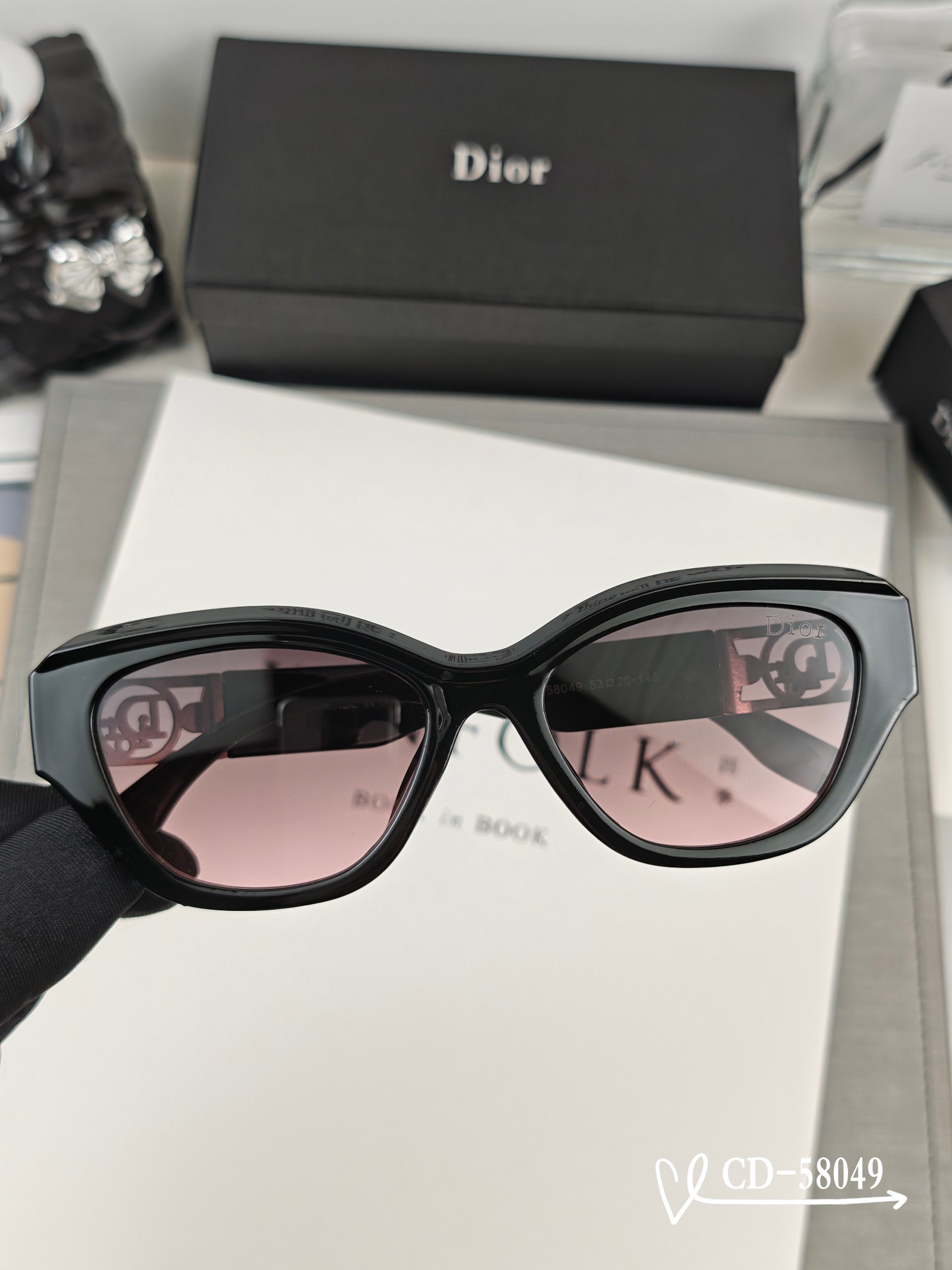 👓.【法国迪奥-DIOR】 🕶️.【宝丽来树脂偏光镜片】 ⭐️.【TR90镜架轻便佩戴舒适】 🌟.【si