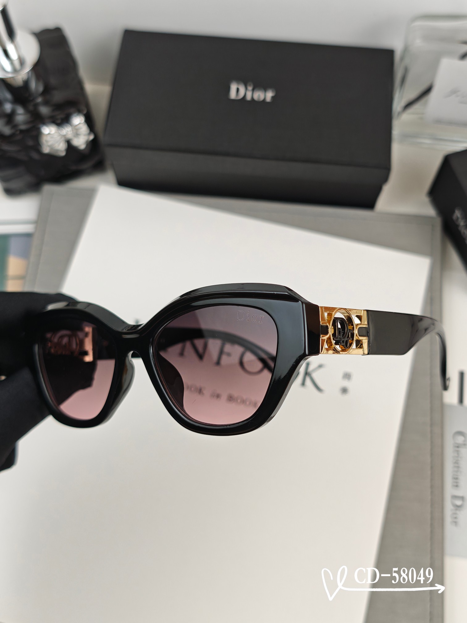 👓.【法国迪奥-DIOR】 🕶️.【宝丽来树脂偏光镜片】 ⭐️.【TR90镜架轻便佩戴舒适】 🌟.【si