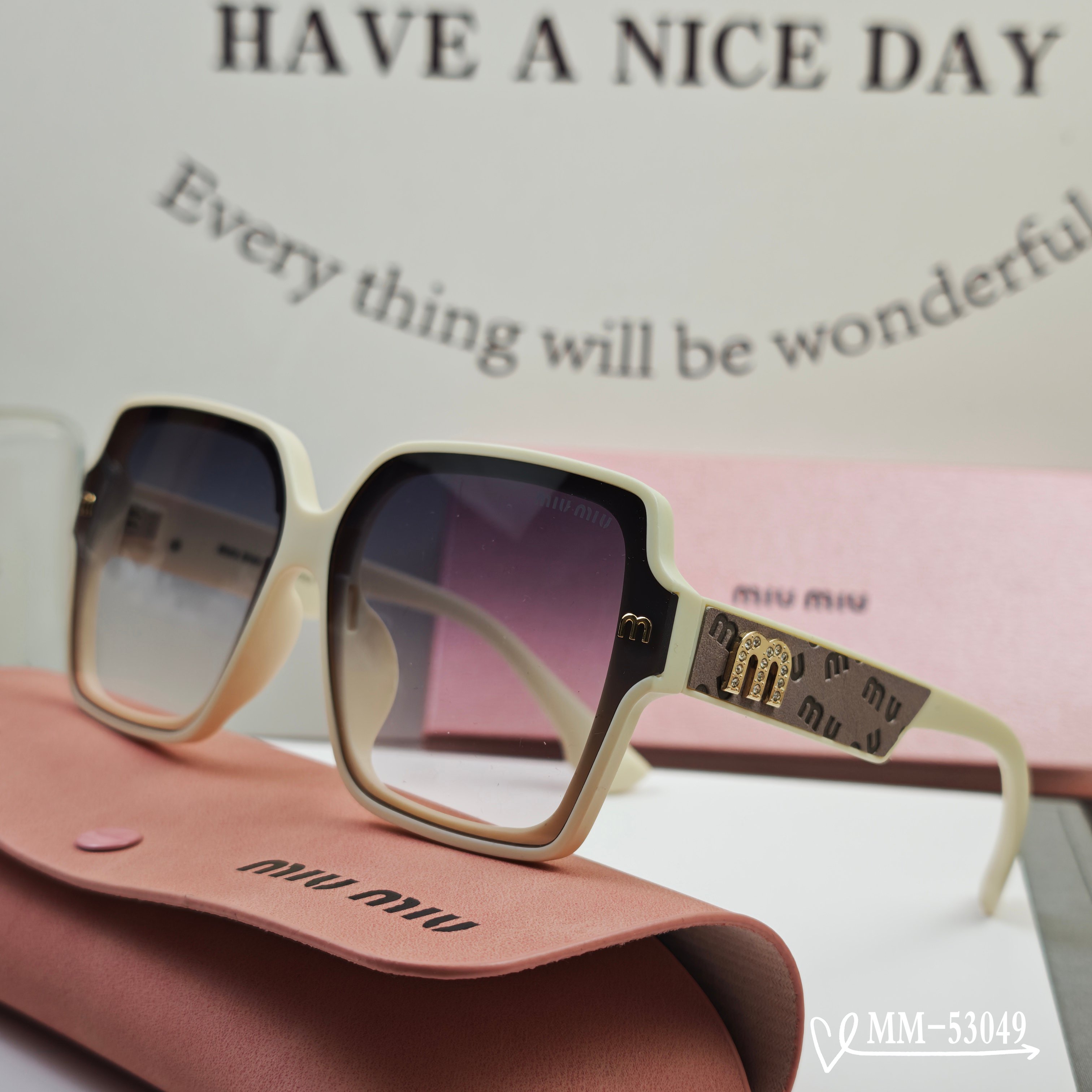 👓.【意大利谬谬-miumiu】 🕶.【宝丽来树脂偏光镜片】 ⭐️.【TR90镜架轻便佩戴舒适】 🌟.【