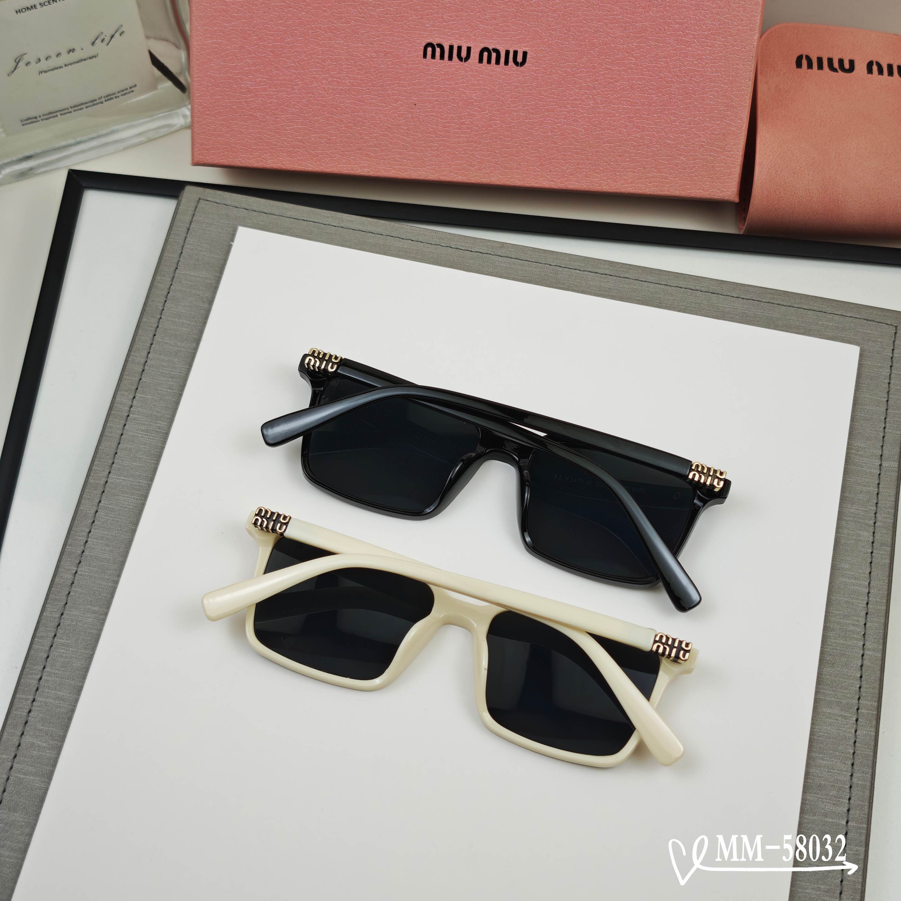 👓.【意大利谬谬-miumiu】 🕶.【宝丽来树脂偏光镜片】 ⭐️.【TR90镜架轻便佩戴舒适】 🌟.【