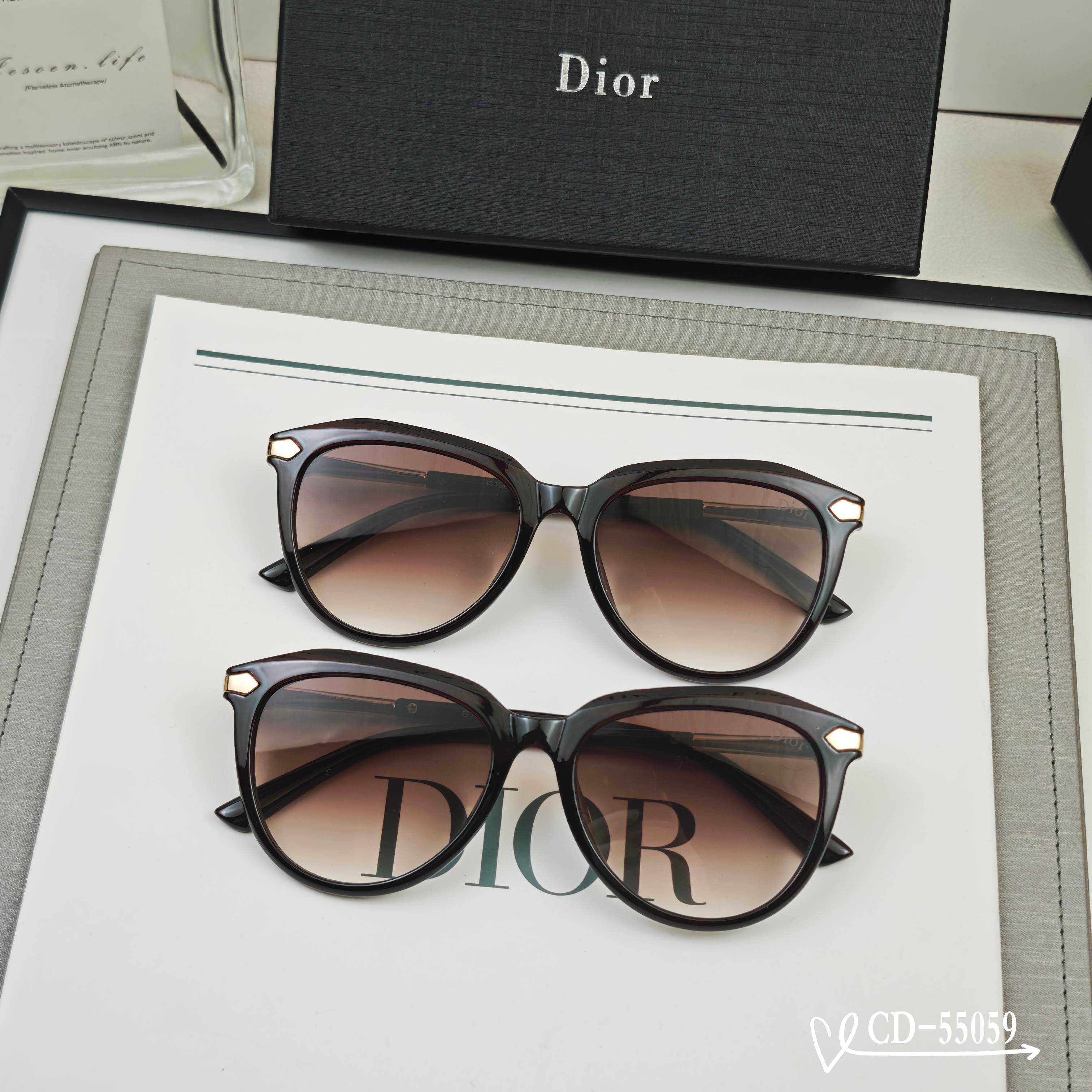 👓.【法国迪奥-DIOR】 🕶️.【宝丽来树脂偏光镜片】 ⭐️.【TR90镜架轻便佩戴舒适】 🌟.【si