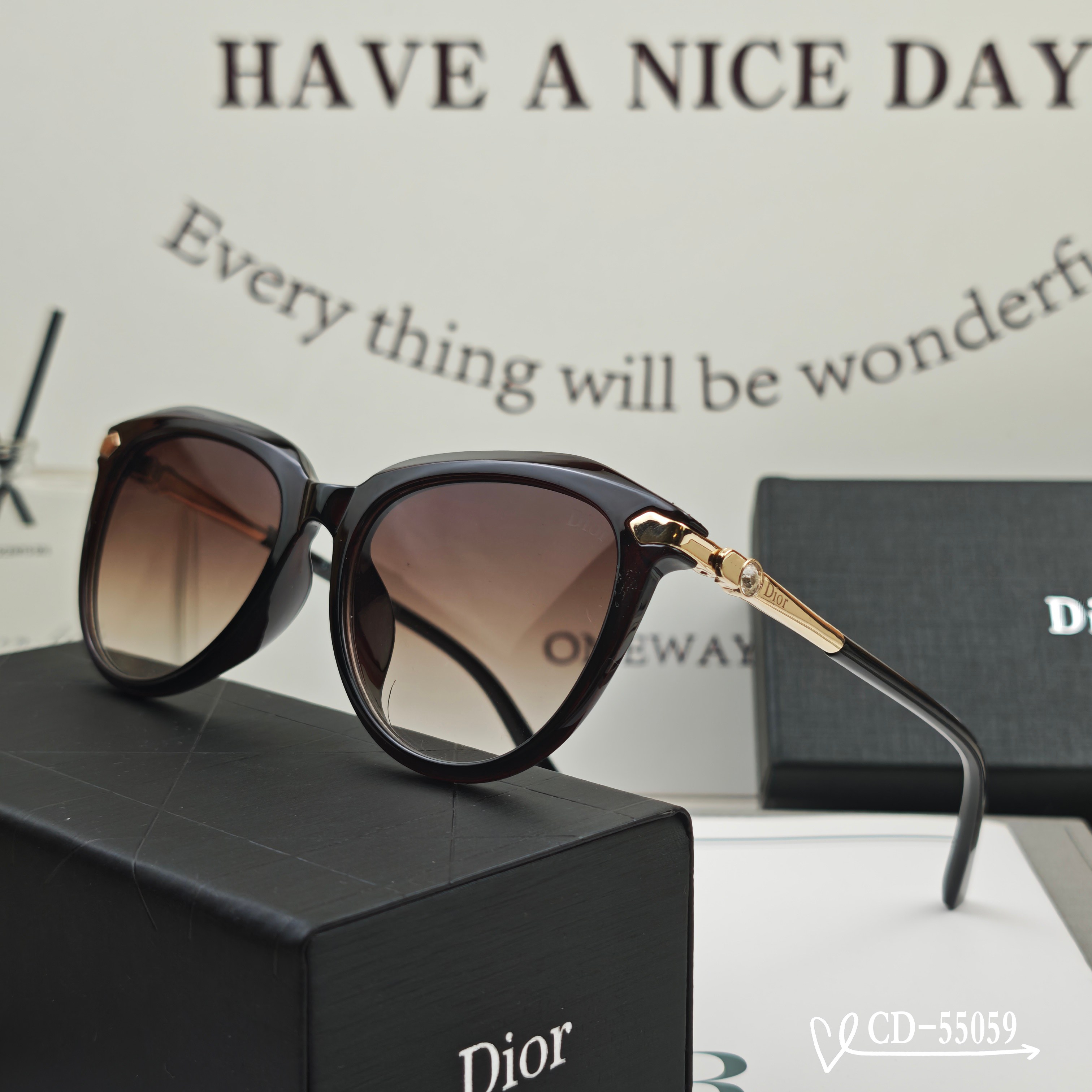 👓.【法国迪奥-DIOR】 🕶️.【宝丽来树脂偏光镜片】 ⭐️.【TR90镜架轻便佩戴舒适】 🌟.【si