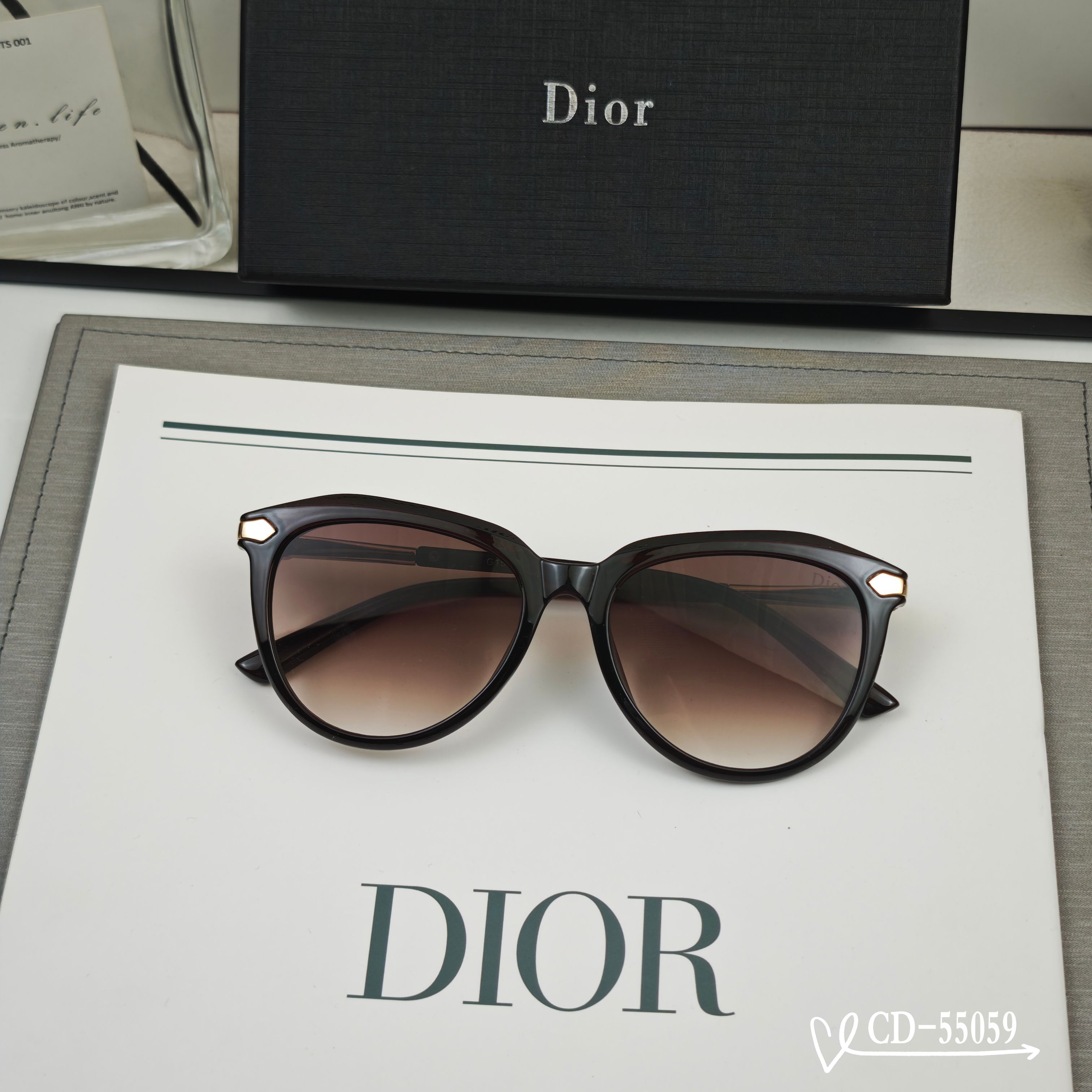 👓.【法国迪奥-DIOR】 🕶️.【宝丽来树脂偏光镜片】 ⭐️.【TR90镜架轻便佩戴舒适】 🌟.【si