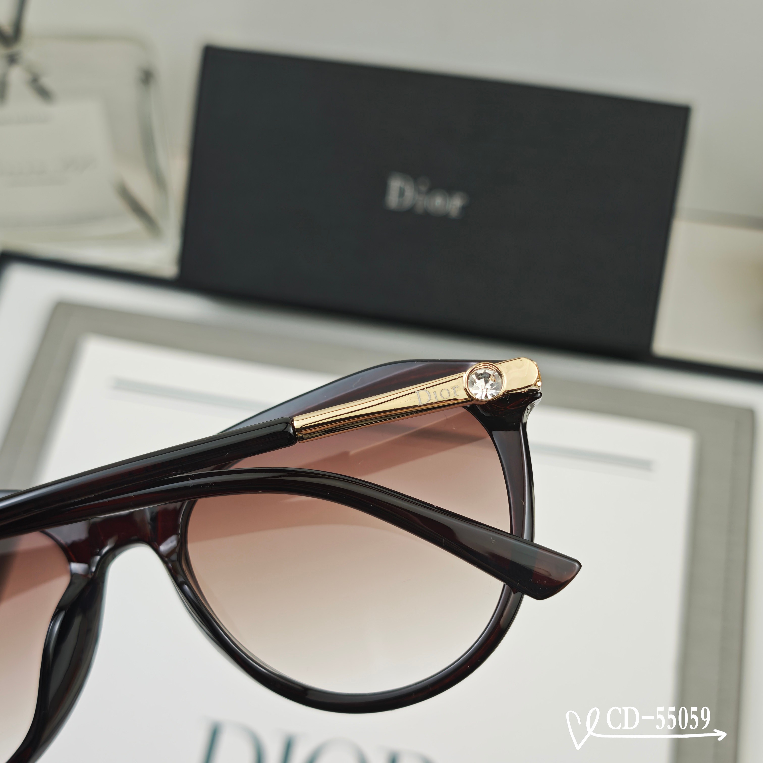 👓.【法国迪奥-DIOR】 🕶️.【宝丽来树脂偏光镜片】 ⭐️.【TR90镜架轻便佩戴舒适】 🌟.【si