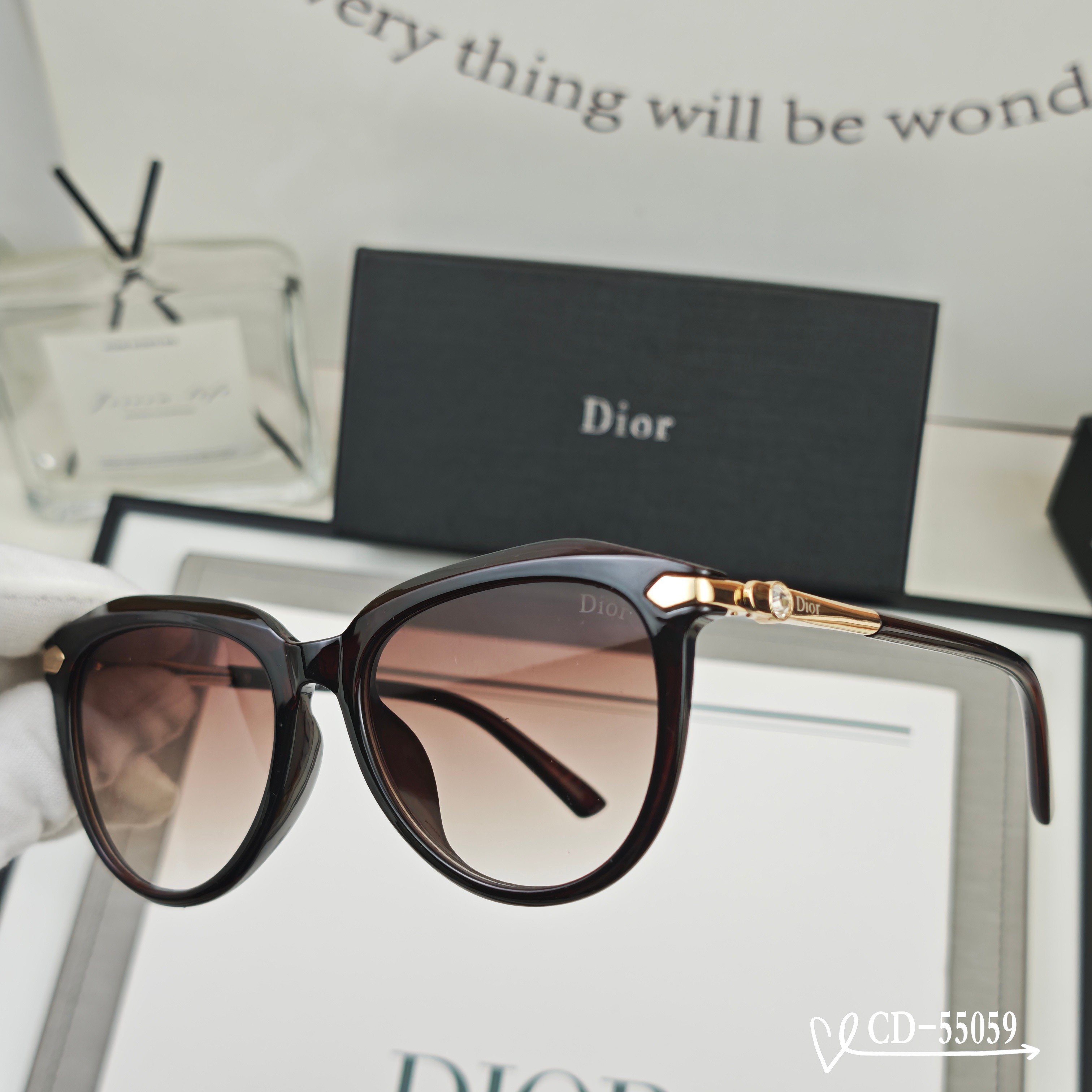 👓.【法国迪奥-DIOR】 🕶️.【宝丽来树脂偏光镜片】 ⭐️.【TR90镜架轻便佩戴舒适】 🌟.【si