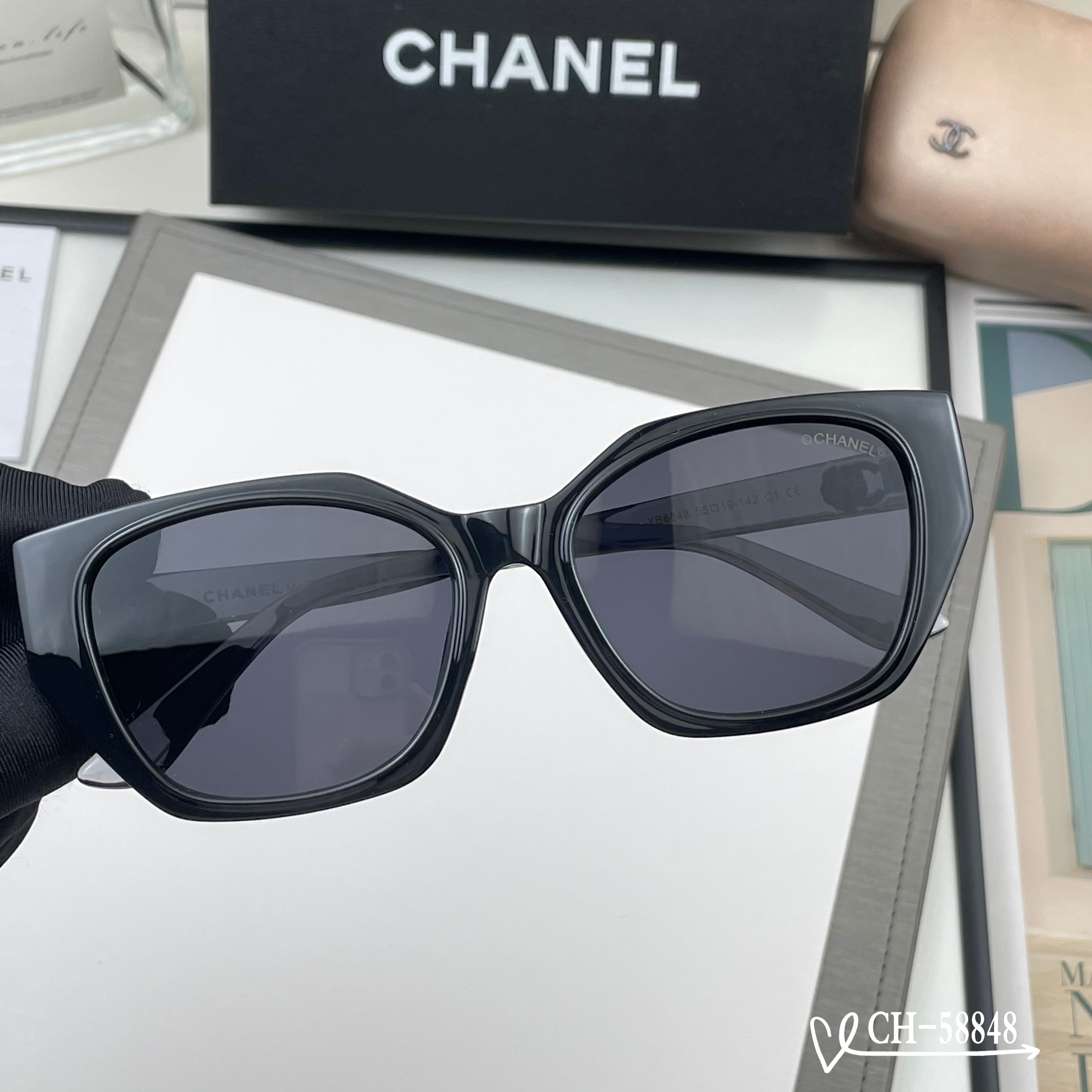 👓.【法国香奈儿-CHANEL】 🕶.【宝丽来树脂高清镜片】 ⭐️.【TR镜架-轻便佩戴舒适】 🌟.【s