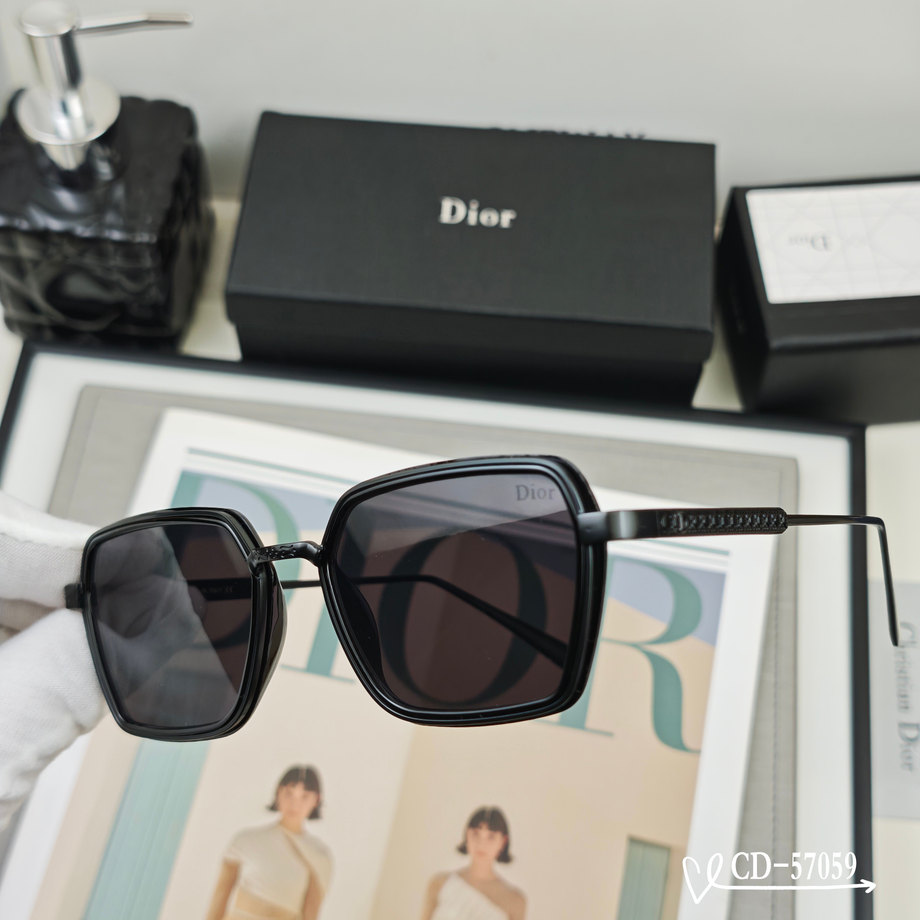 👓.【法国迪奥-DIOR】 🕶️.【宝丽来树脂偏光镜片】 ⭐️.【TR90镜架轻便佩戴舒适】 🌟.【si