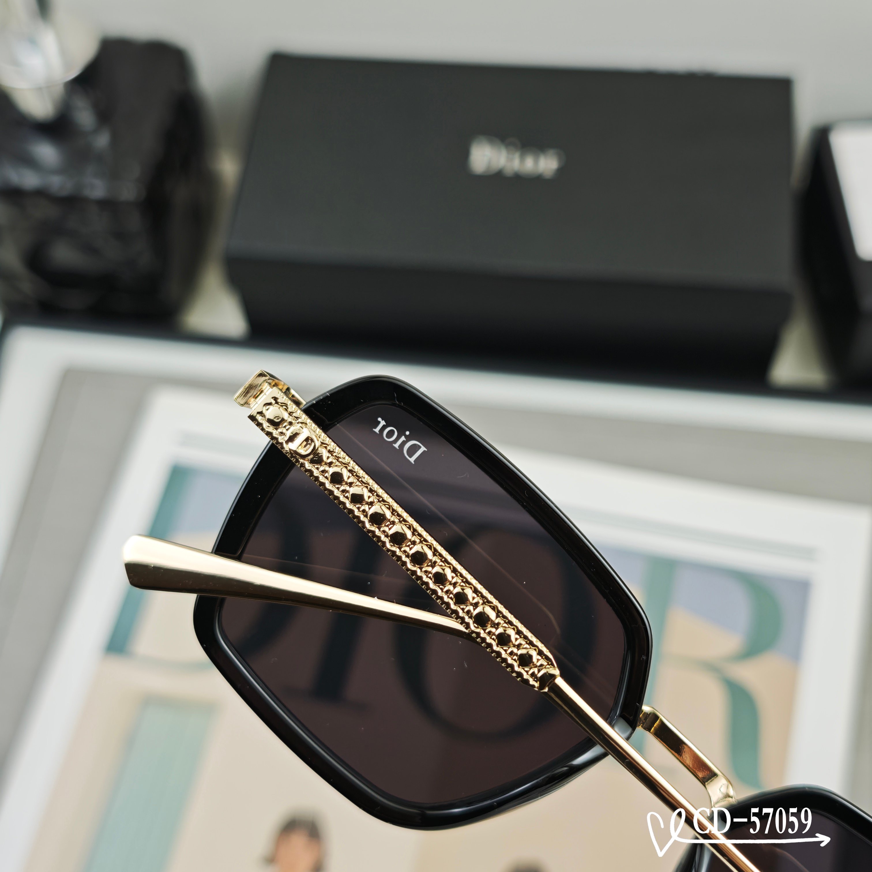 👓.【法国迪奥-DIOR】 🕶️.【宝丽来树脂偏光镜片】 ⭐️.【TR90镜架轻便佩戴舒适】 🌟.【si