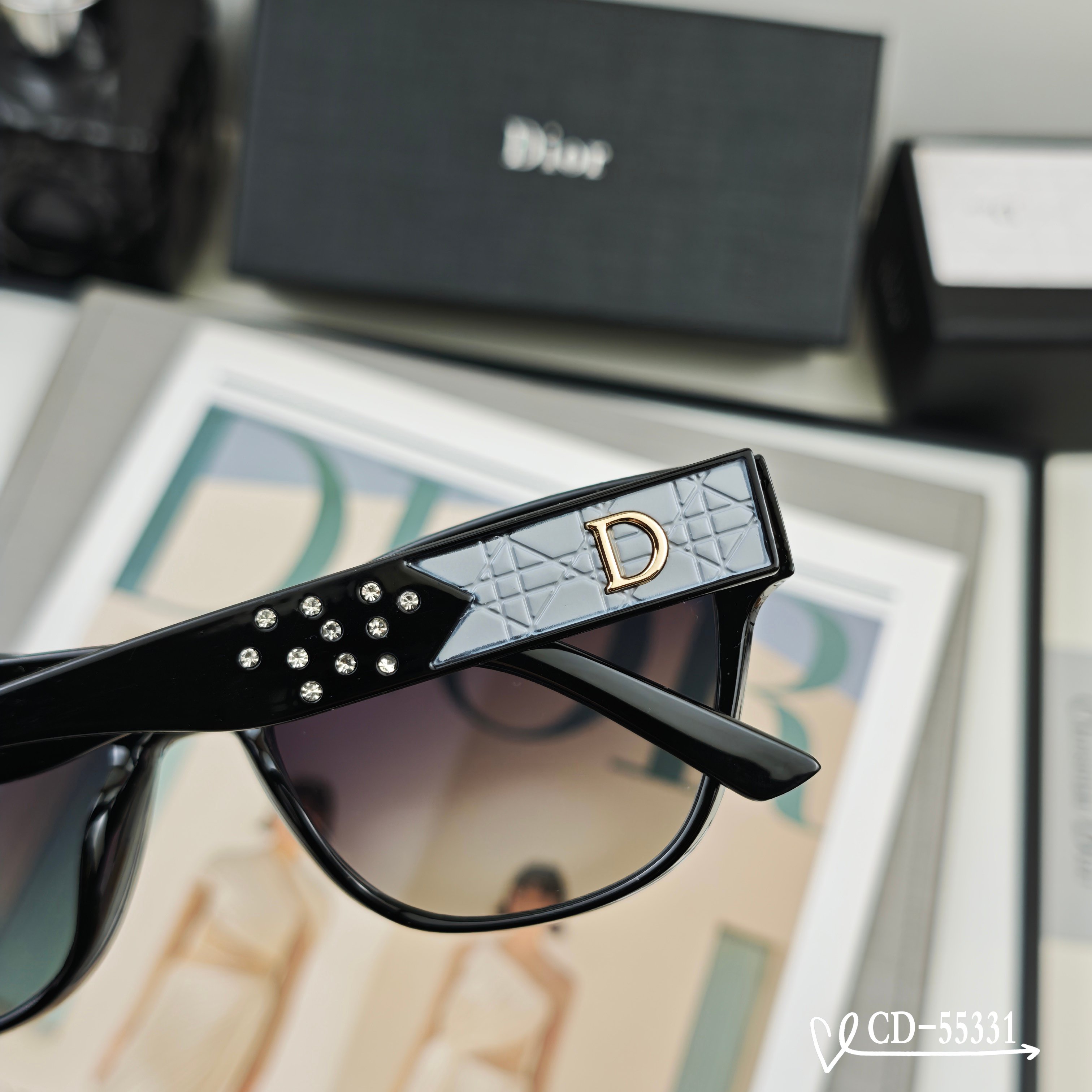 👓.【法国迪奥-DIOR】 🕶️.【宝丽来树脂偏光镜片】 ⭐️.【TR90镜架轻便佩戴舒适】 🌟.【si