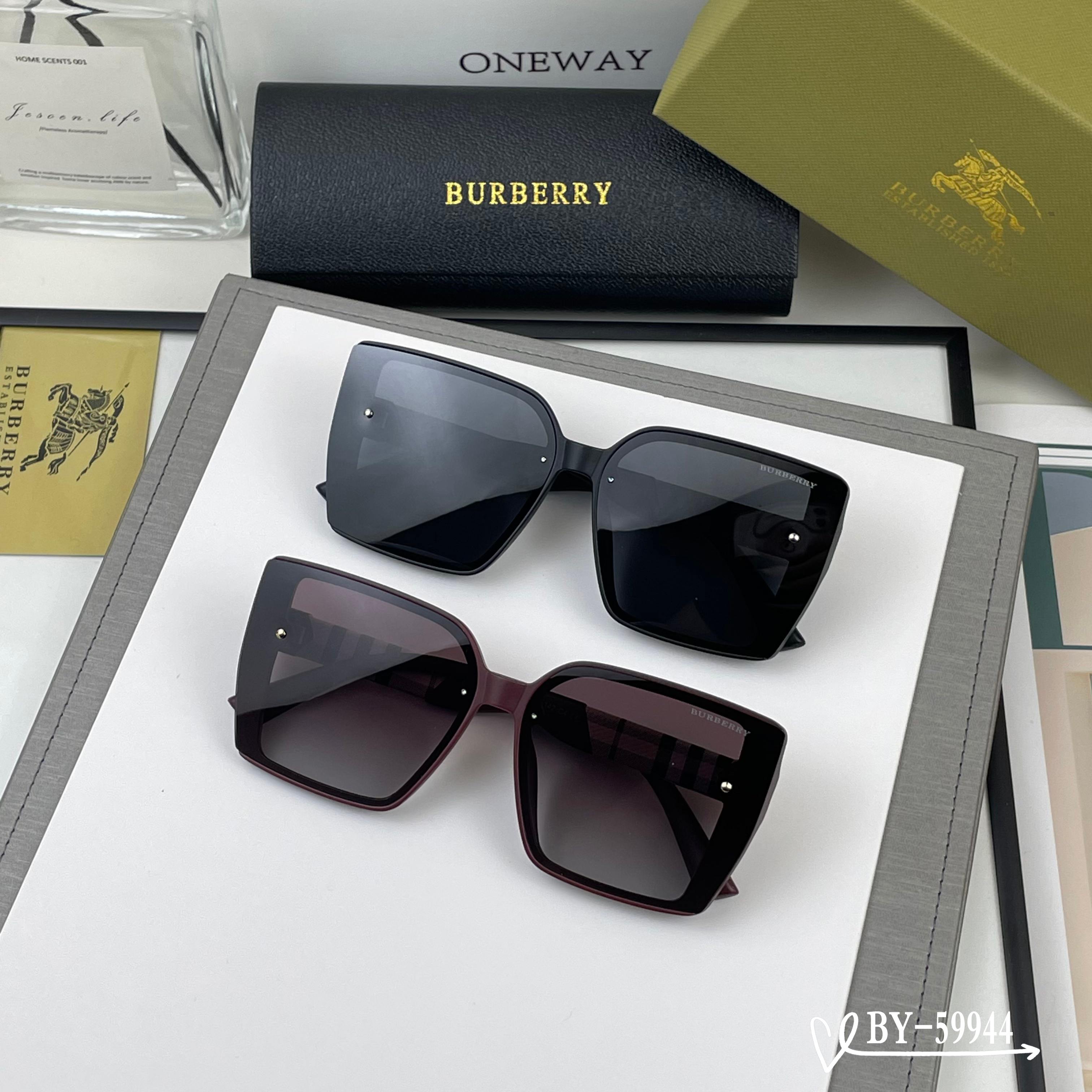 👓.【Burberry-巴宝莉】 🕶.【宝丽来树脂偏光镜片】 ⭐️ .【TR镜架轻便佩戴舒适】 🌟 .【