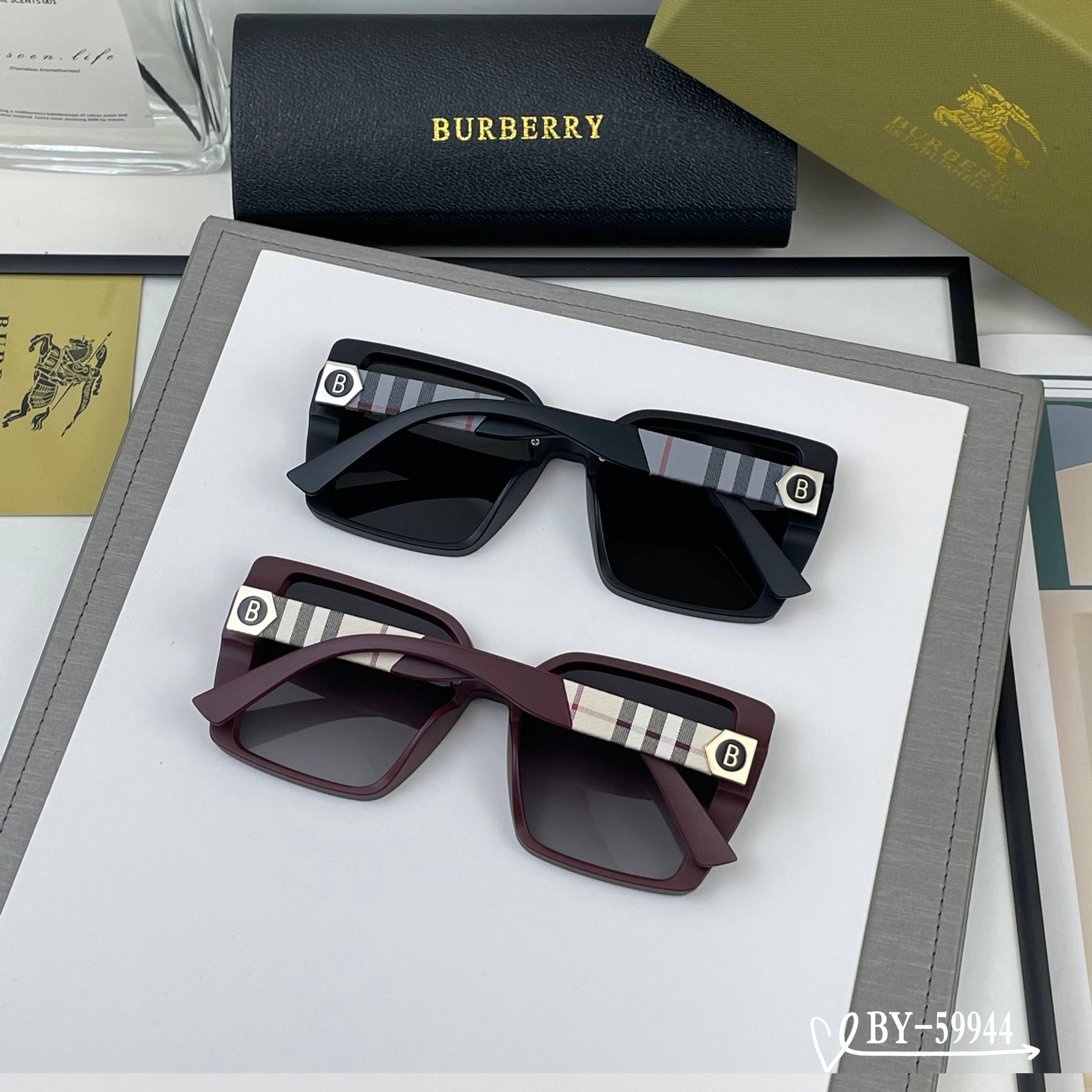 👓.【Burberry-巴宝莉】 🕶.【宝丽来树脂偏光镜片】 ⭐️ .【TR镜架轻便佩戴舒适】 🌟 .【