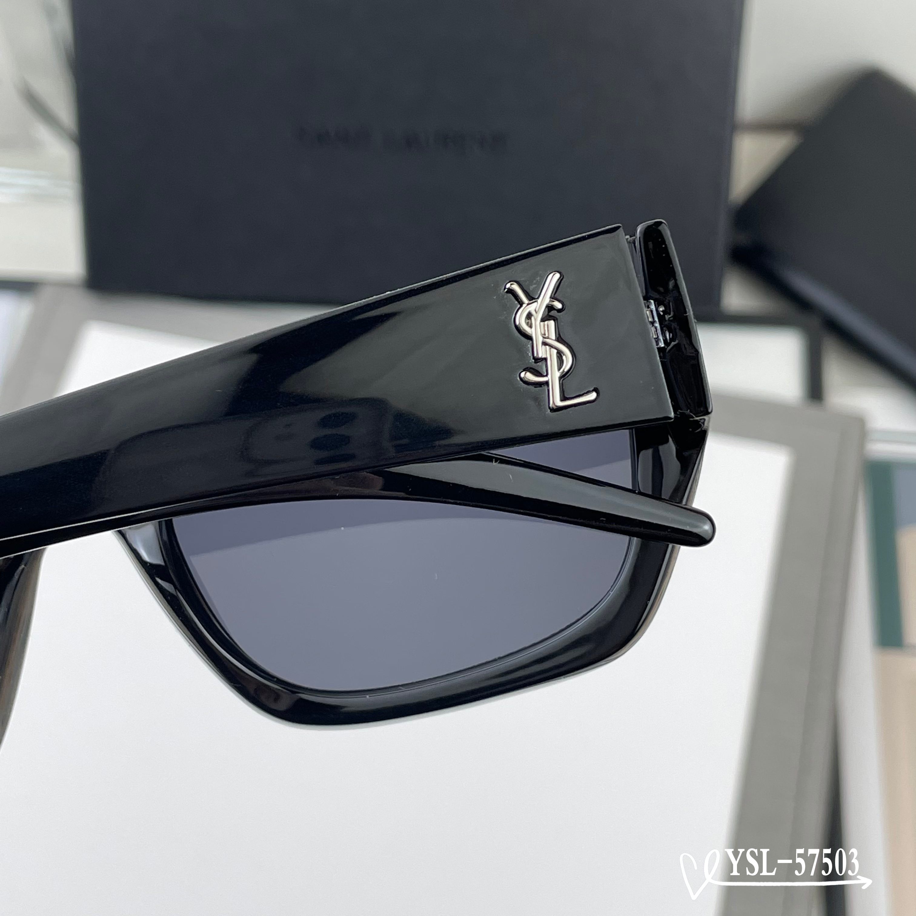 👓.【圣罗兰-ysl】 🕶.【宝丽来树脂高清镜片】 ⭐️ .【TR90镜架-轻便佩戴舒适】 🌟 .【si