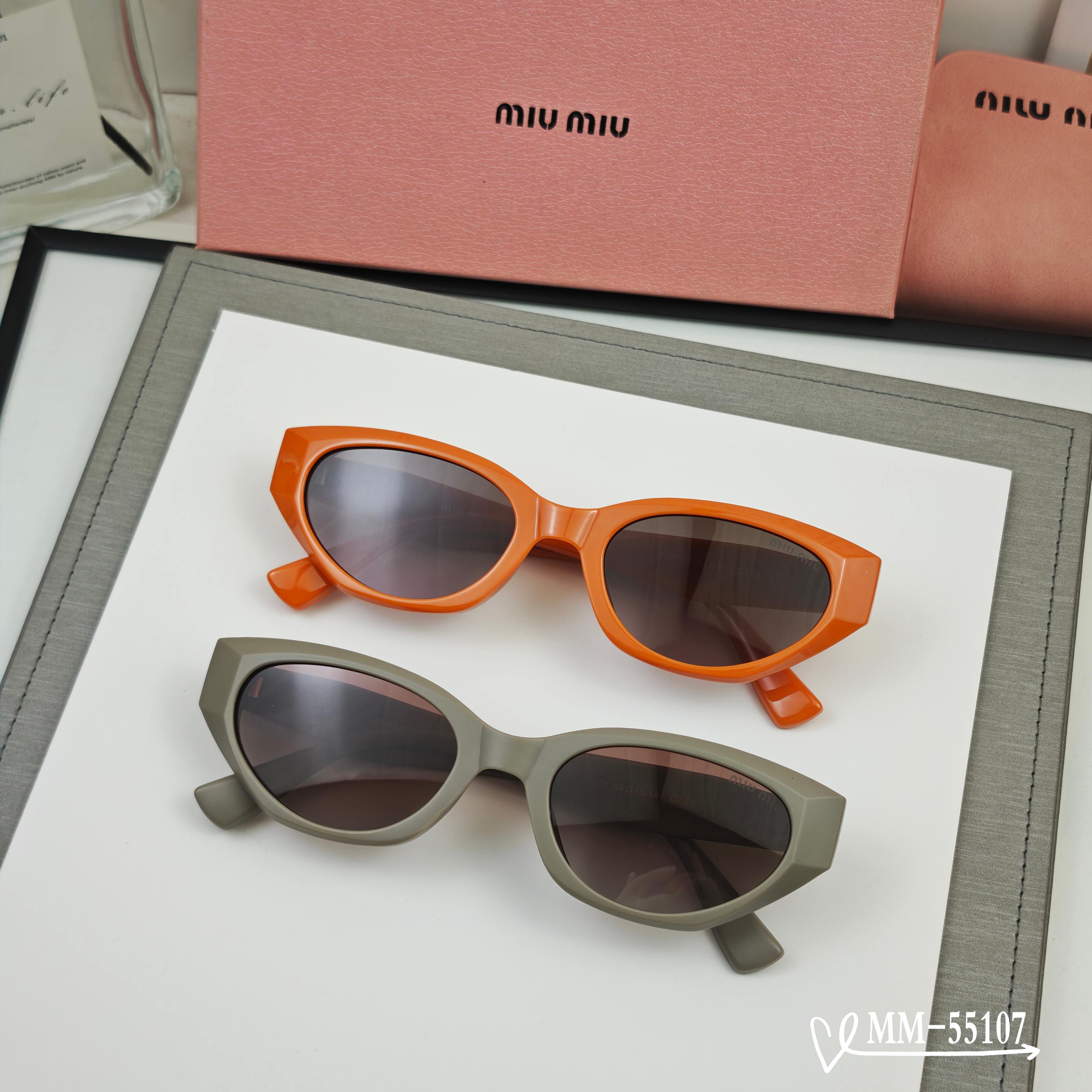 👓.【意大利谬谬-miumiu】 🕶.【宝丽来树脂偏光镜片】 ⭐️.【TR90镜架轻便佩戴舒适】 🌟.【