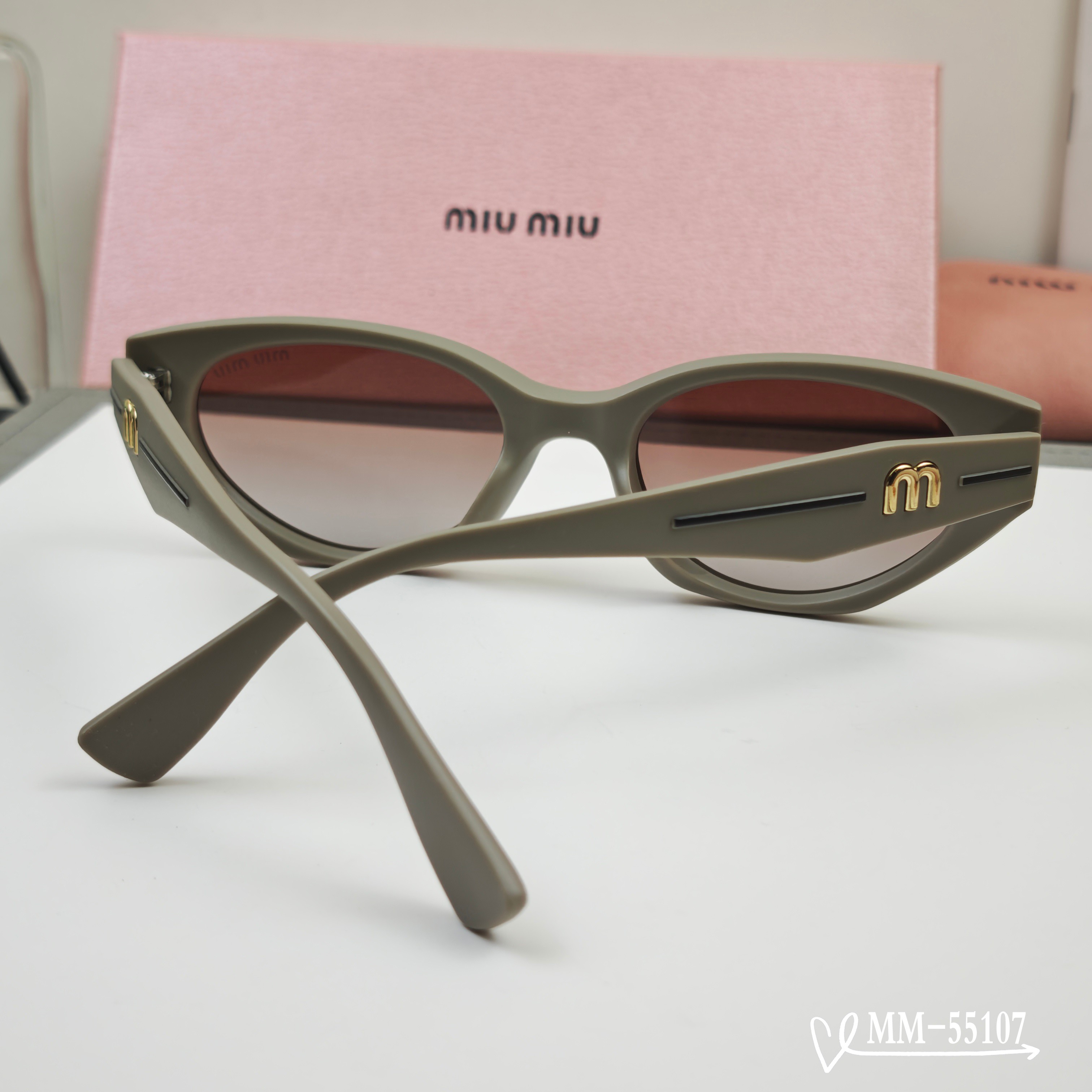 👓.【意大利谬谬-miumiu】 🕶.【宝丽来树脂偏光镜片】 ⭐️.【TR90镜架轻便佩戴舒适】 🌟.【