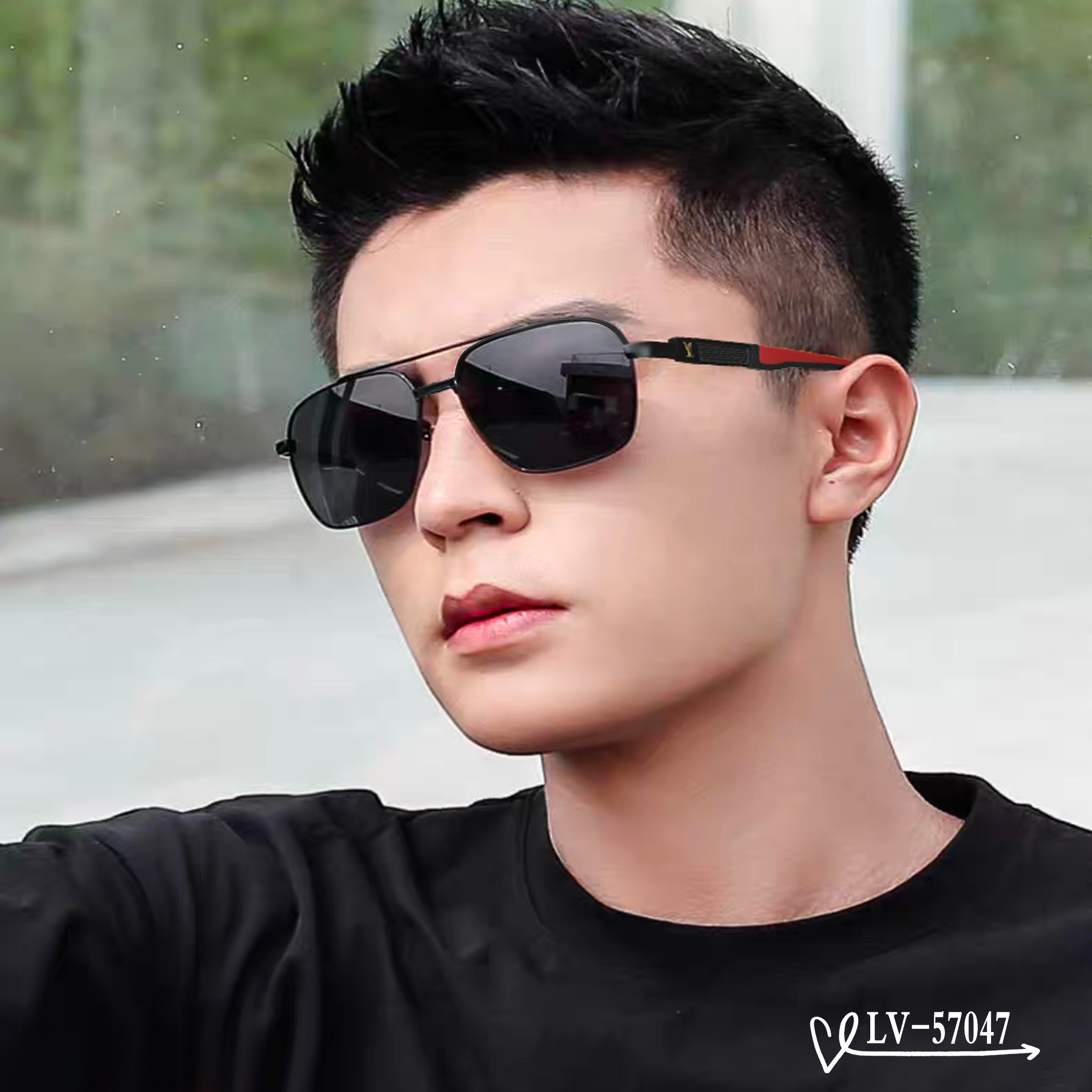 👓.【LV-路易威登】 🕶️.【宝丽来树脂偏光镜片】 ⭐️.【金属镜架轻便佩戴舒适】 🌟.【size 5