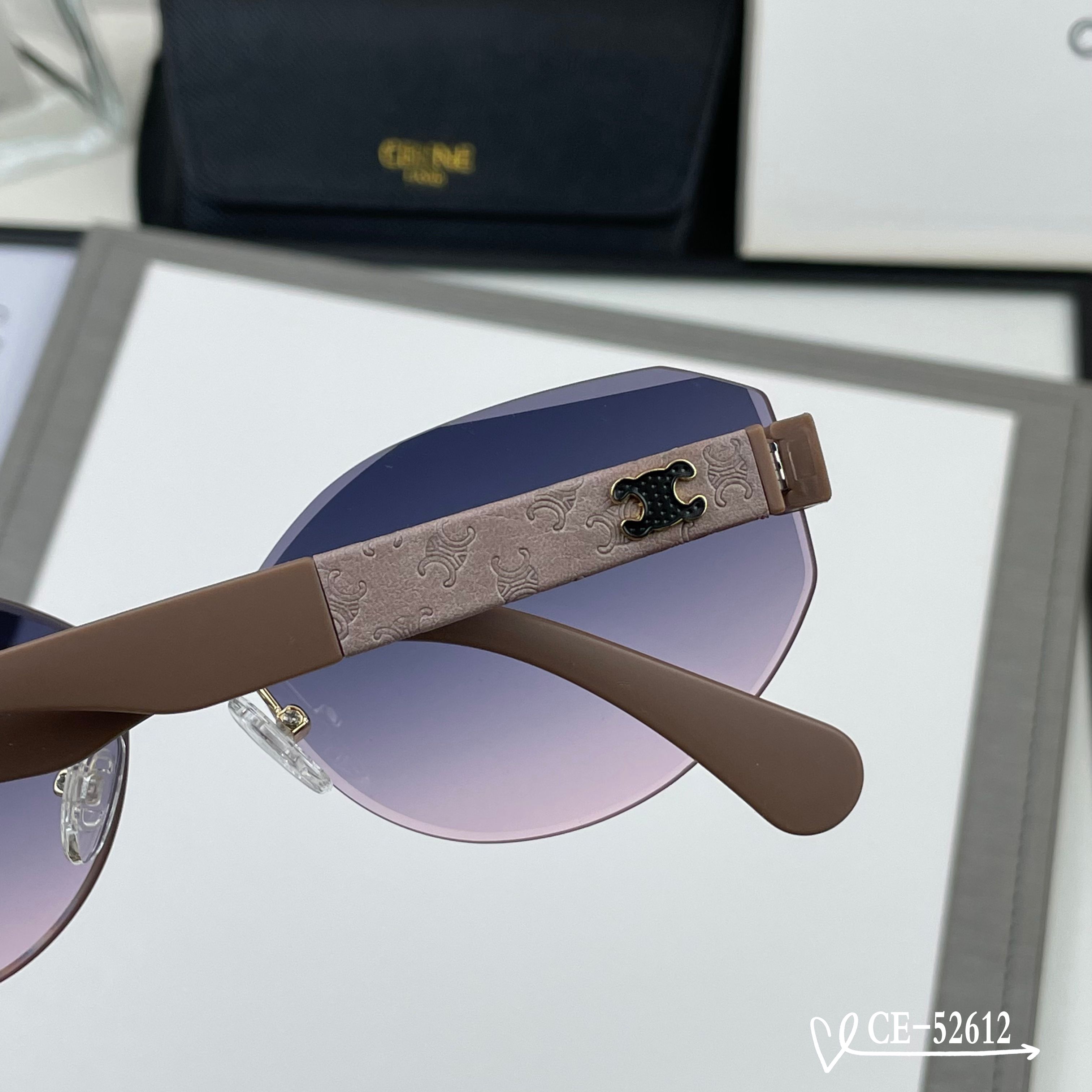 👓.【法国塞林-CELINE】 🕶️.【宝丽来树脂偏光镜片】 ⭐️.【TR90镜架轻便佩戴舒适】 🌟.【