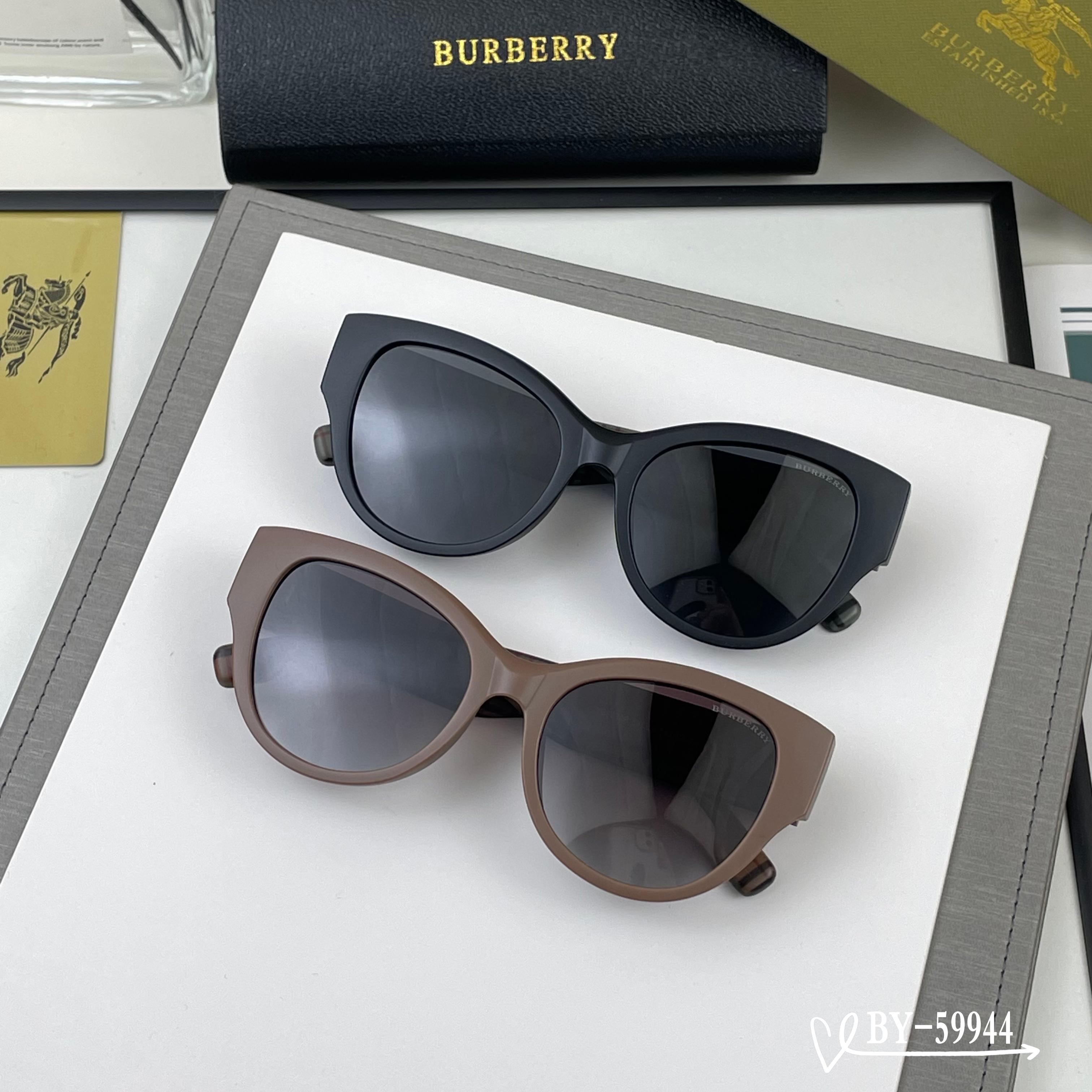 👓.【Burberry-巴宝莉】 🕶.【宝丽来树脂偏光镜片】 ⭐️ .【TR镜架轻便佩戴舒适】 🌟 .【