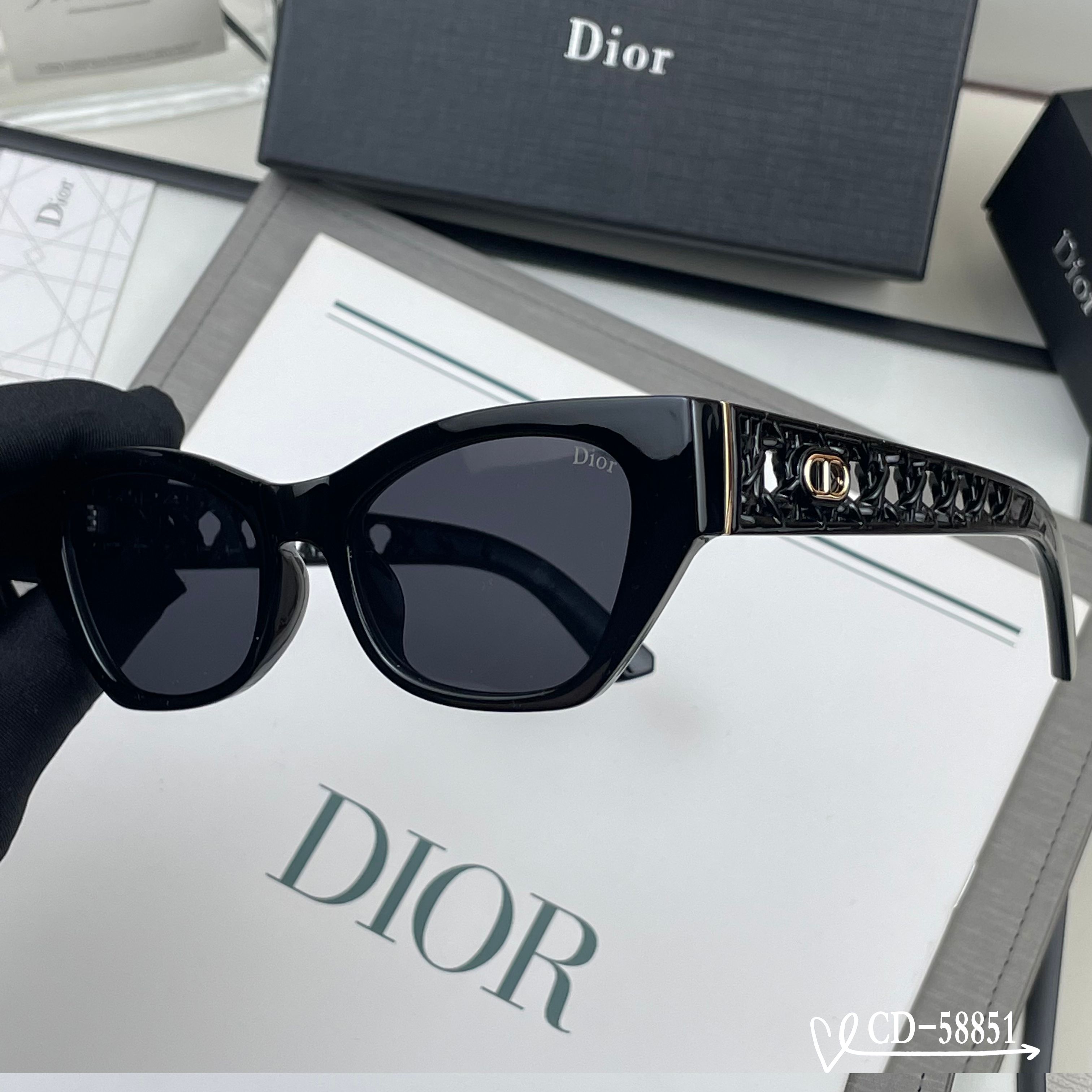 👓.【法国迪奥-DIOR】 🕶️.【宝丽来树脂偏光镜片】 ⭐️.【TR90镜架轻便佩戴舒适】 🌟.【si