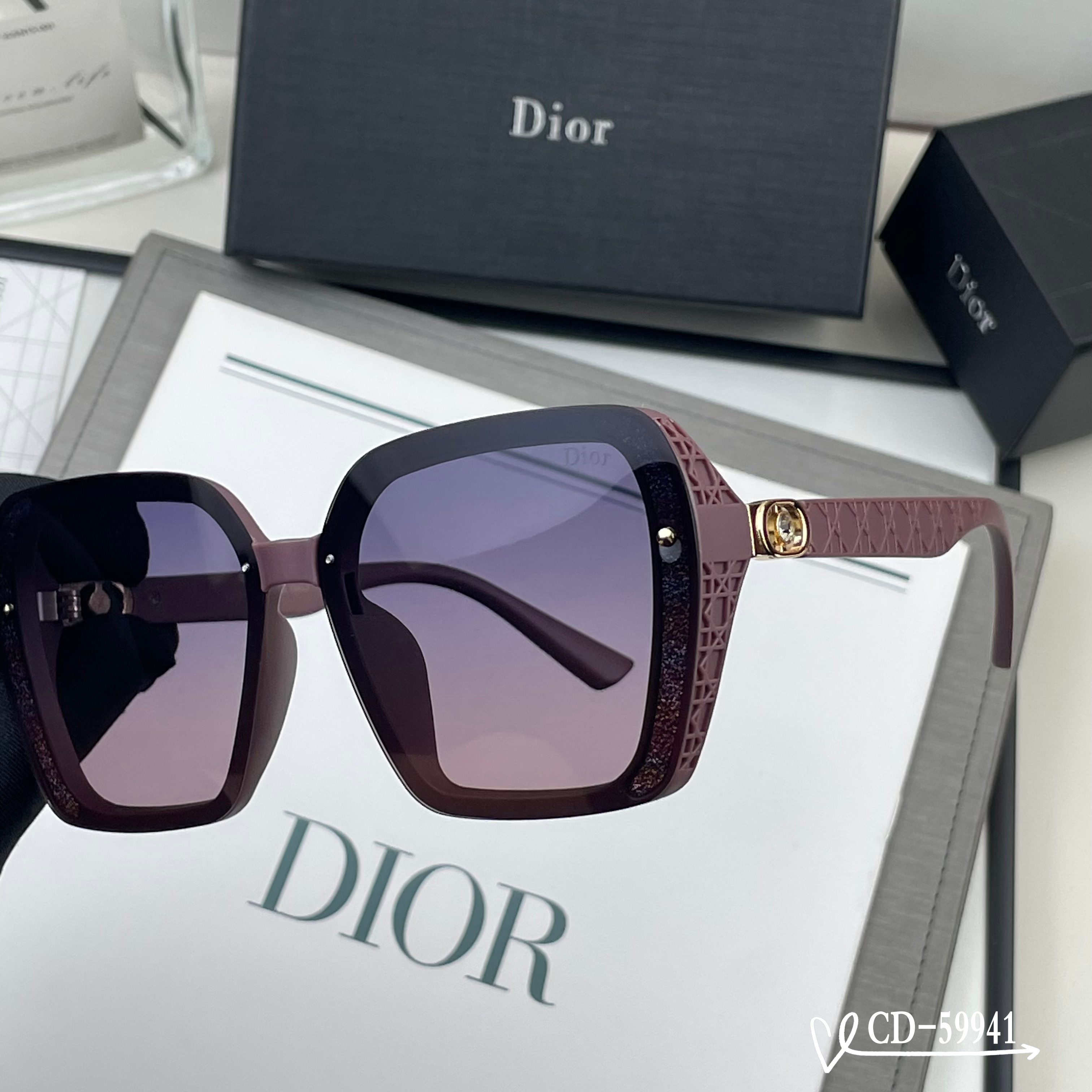 👓.【法国迪奥-DIOR】 🕶️.【宝丽来树脂偏光镜片】 ⭐️.【TR90镜架轻便佩戴舒适】 🌟.【si